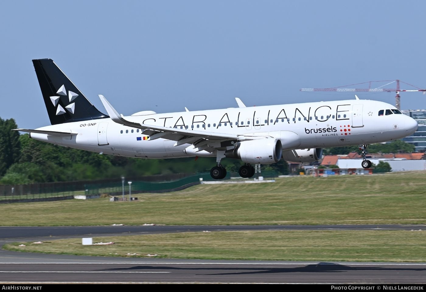 Aircraft Photo of OO-SNP | Airbus A320-214 | Brussels Airlines | AirHistory.net #816987