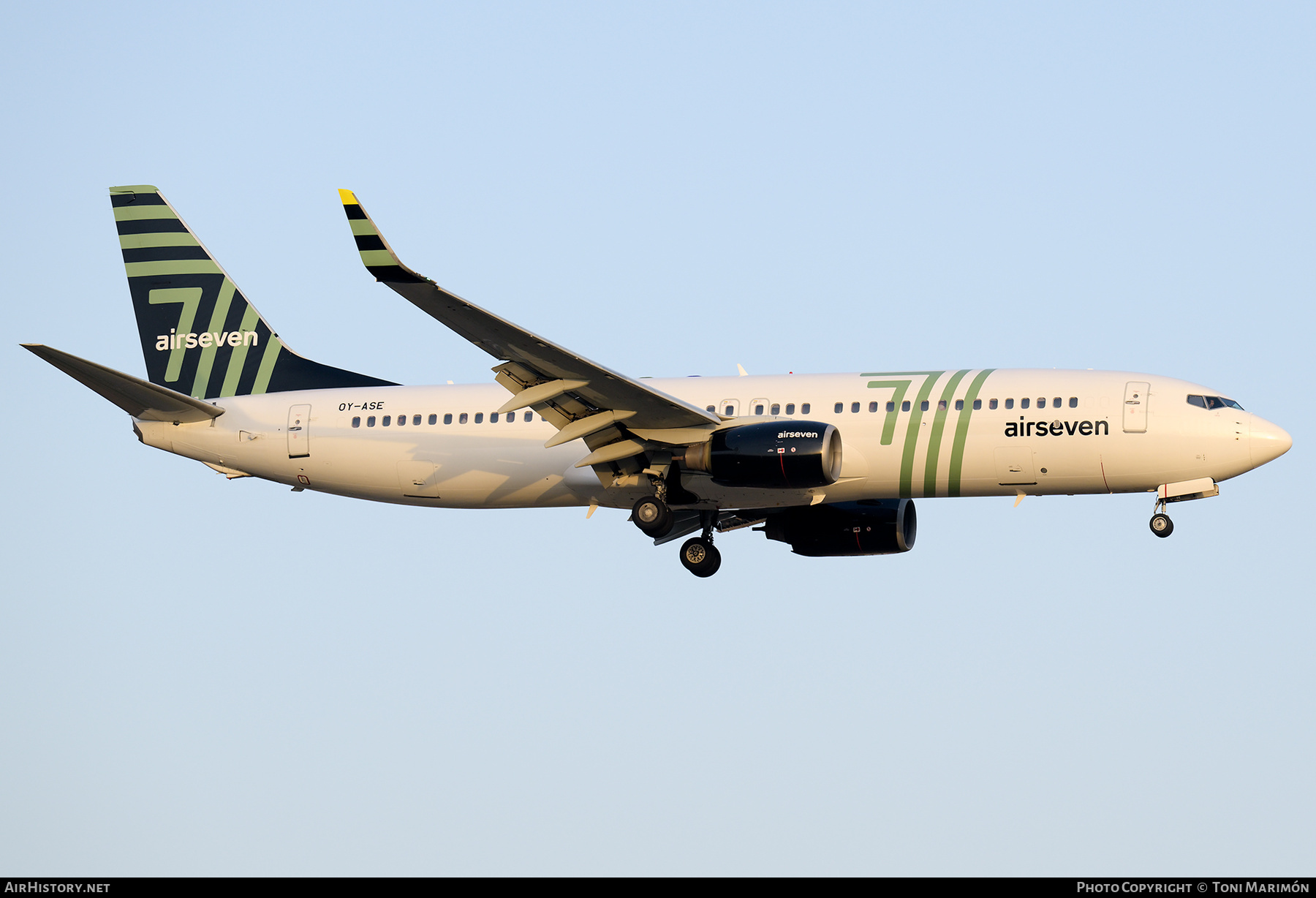 Aircraft Photo of OY-ASE | Boeing 737-8FH | Airseven | AirHistory.net #817004