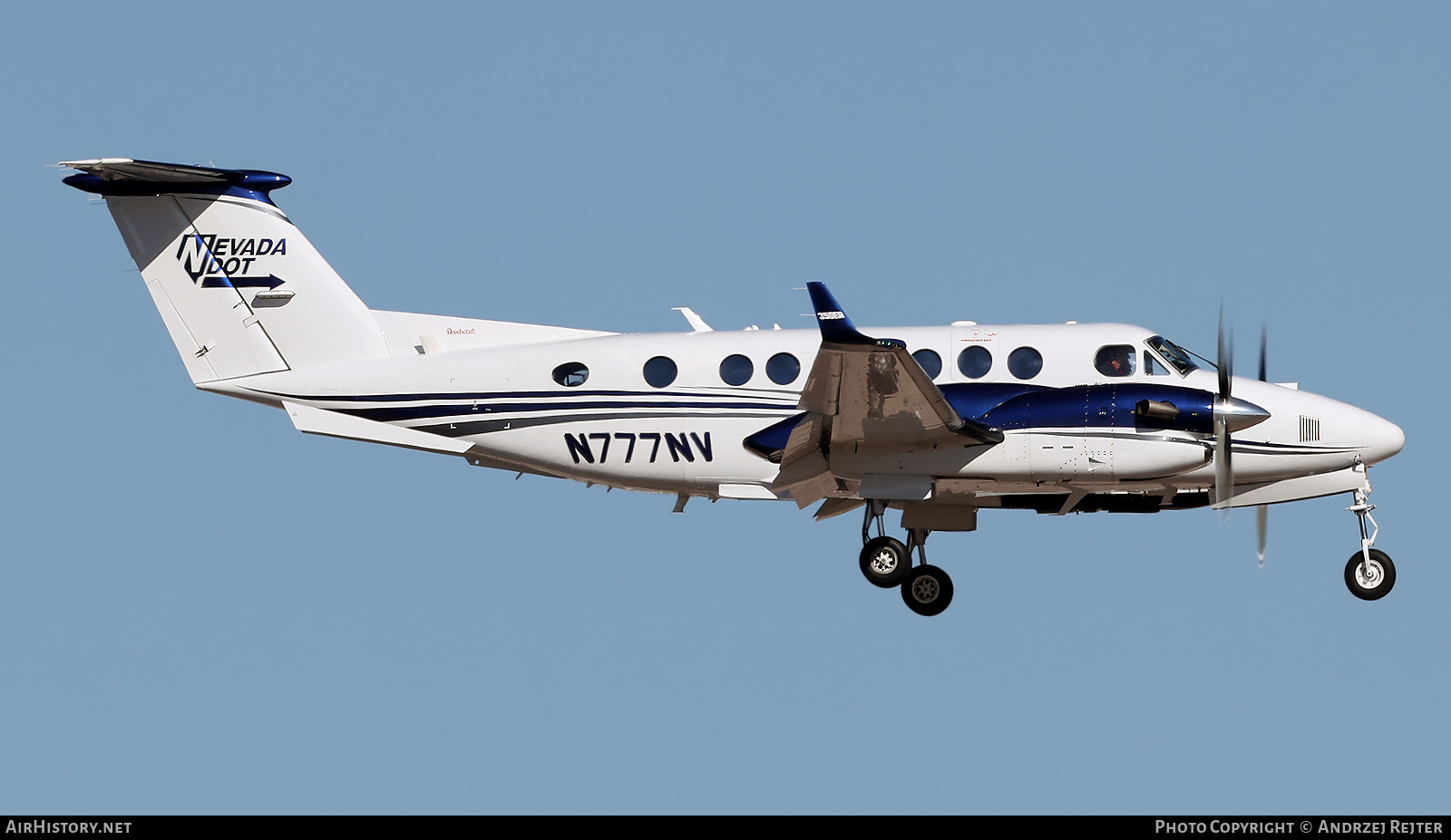 Aircraft Photo of N777NV | Beechcraft 350i King Air (B300) | Nevada DOT - Department of Transport | AirHistory.net #817062