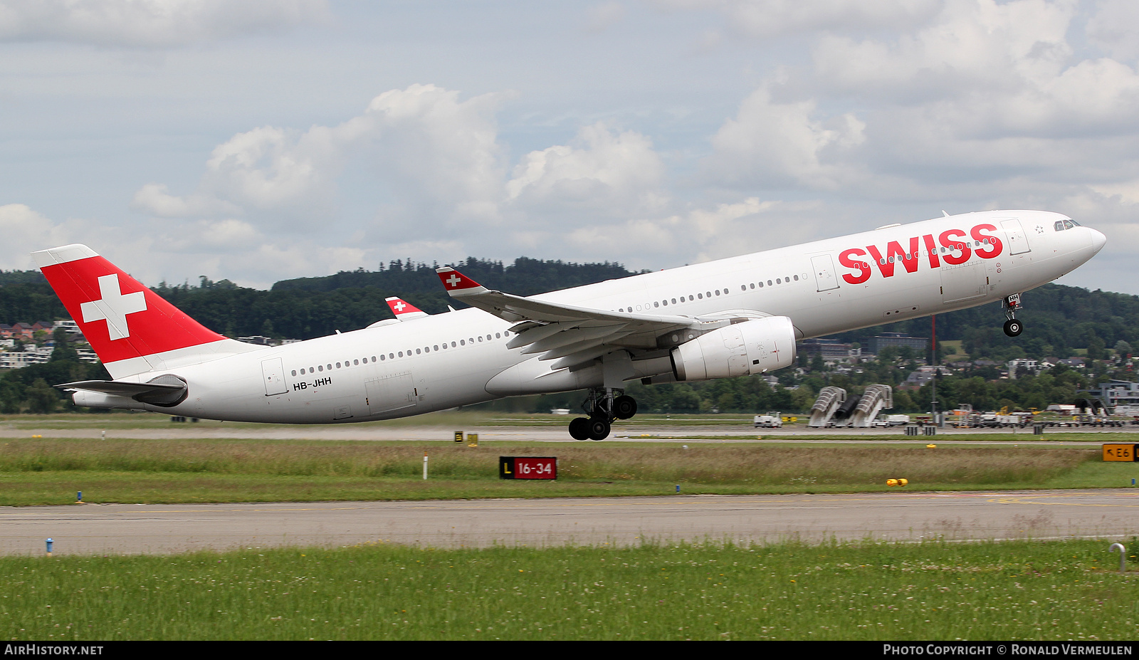 Aircraft Photo of HB-JHH | Airbus A330-343E | Swiss International Air Lines | AirHistory.net #817160