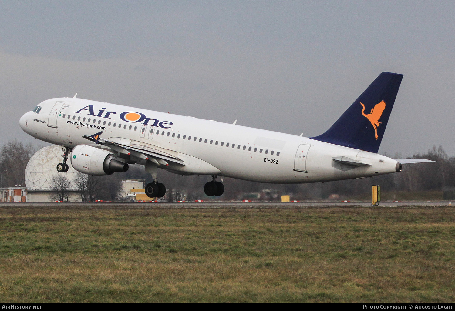 Aircraft Photo of EI-DSZ | Airbus A320-216 | Air One | AirHistory.net #817193
