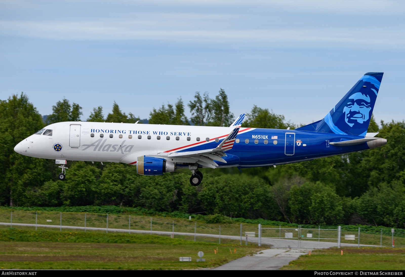 Aircraft Photo of N651QX | Embraer 175LR (ERJ-170-200LR) | Alaska Airlines | AirHistory.net #817194