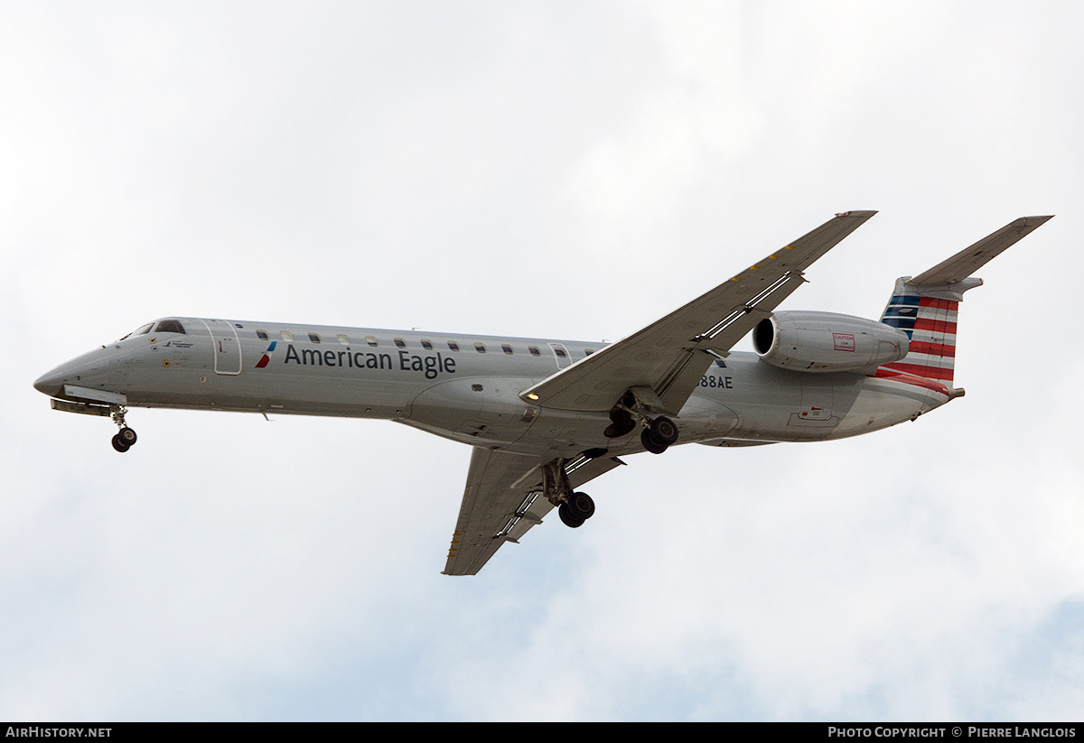 Aircraft Photo of N688AE | Embraer ERJ-145LR (EMB-145LR) | American Eagle | AirHistory.net #817356
