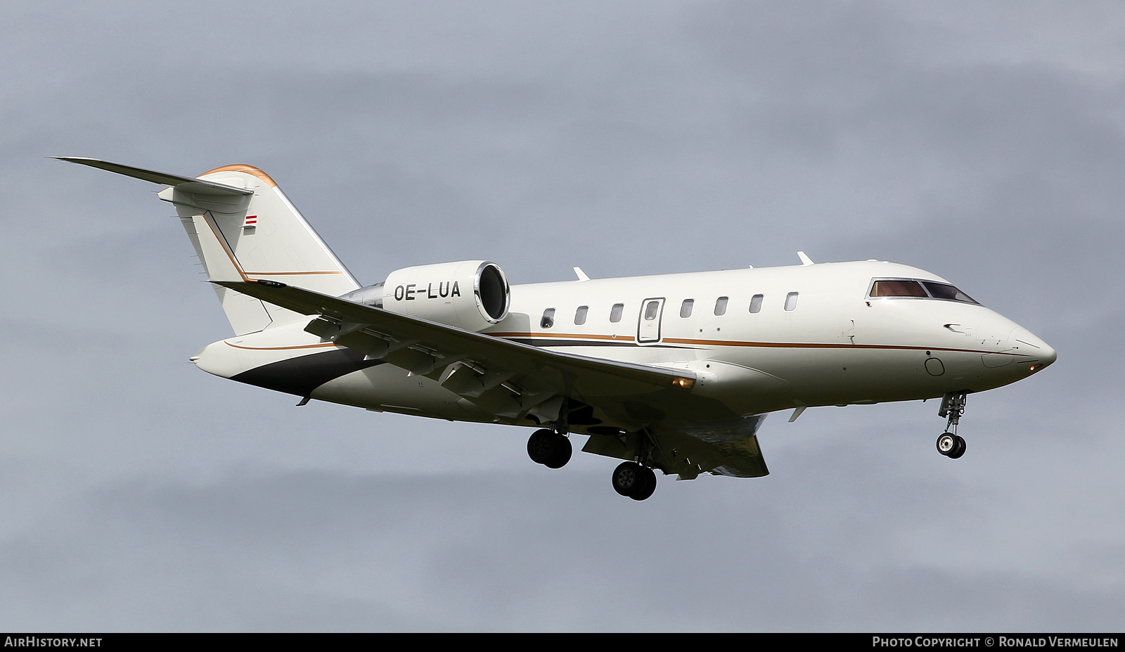 Aircraft Photo of OE-LUA | Bombardier Challenger 650 (CL-600-2B16) | AirHistory.net #817406