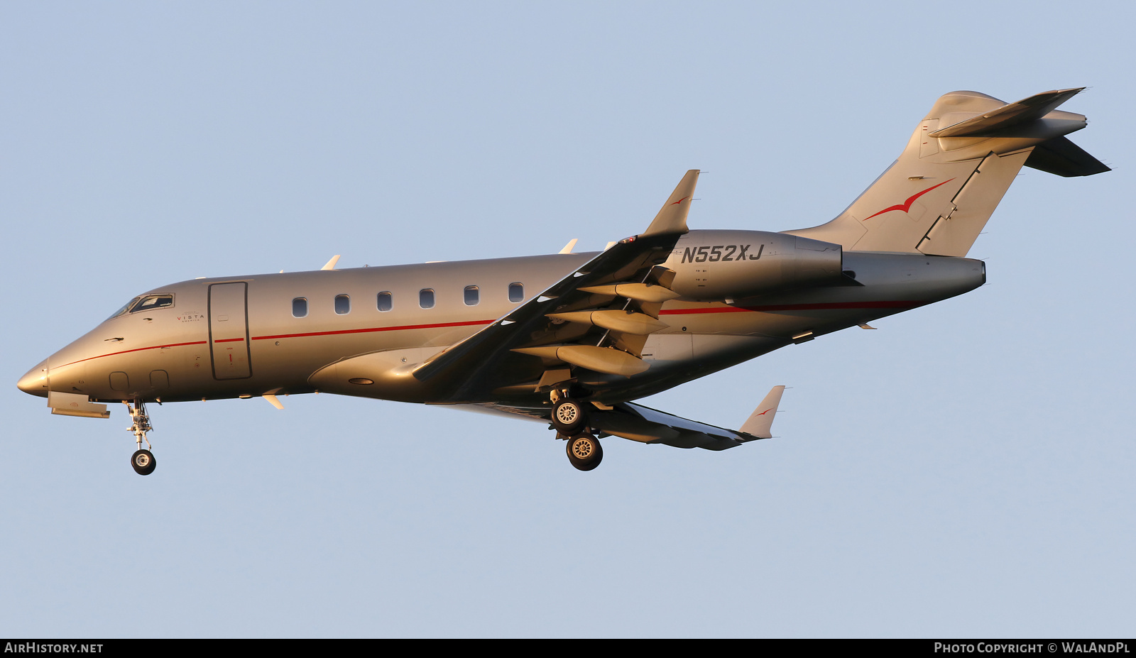 Aircraft Photo of N552XJ | Bombardier Challenger 300 (BD-100-1A10) | VistaJet | AirHistory.net #817459