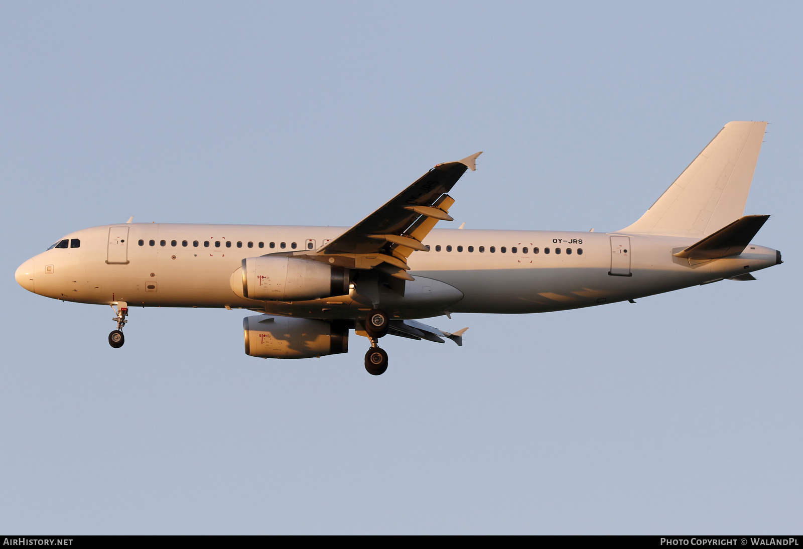 Aircraft Photo of OY-JRS | Airbus A320-232 | AirHistory.net #817460