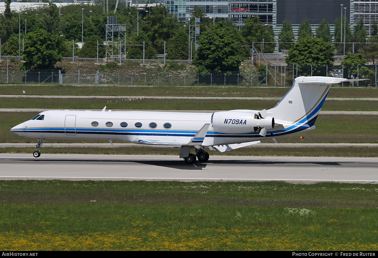 Aircraft Photo of N709AA | Gulfstream Aerospace G-V Gulfstream V | AirHistory.net #817719