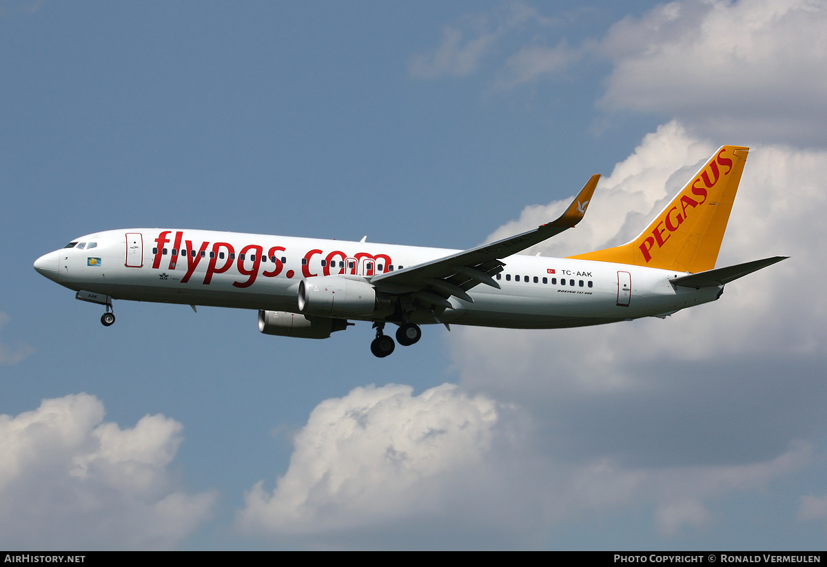 Aircraft Photo of TC-AAK | Boeing 737-8FH | Pegasus Airlines | AirHistory.net #817742