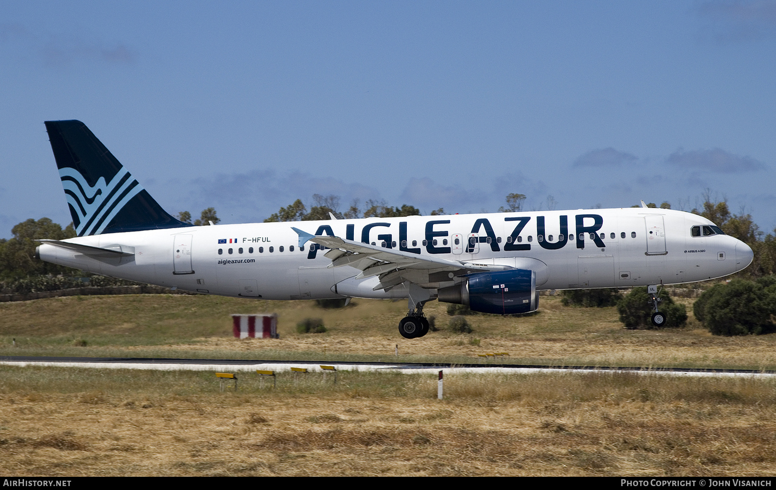 Aircraft Photo of F-HFUL | Airbus A320-214 | Aigle Azur | AirHistory.net #817781