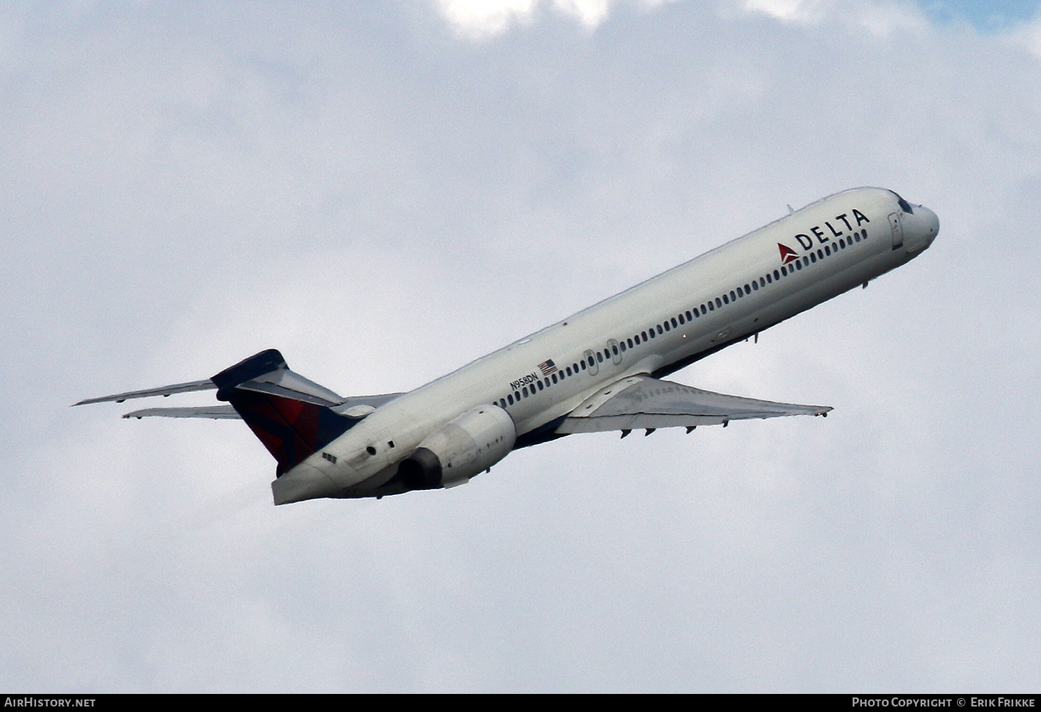 Aircraft Photo of N958DN | McDonnell Douglas MD-90-30 | Delta Air Lines | AirHistory.net #817897