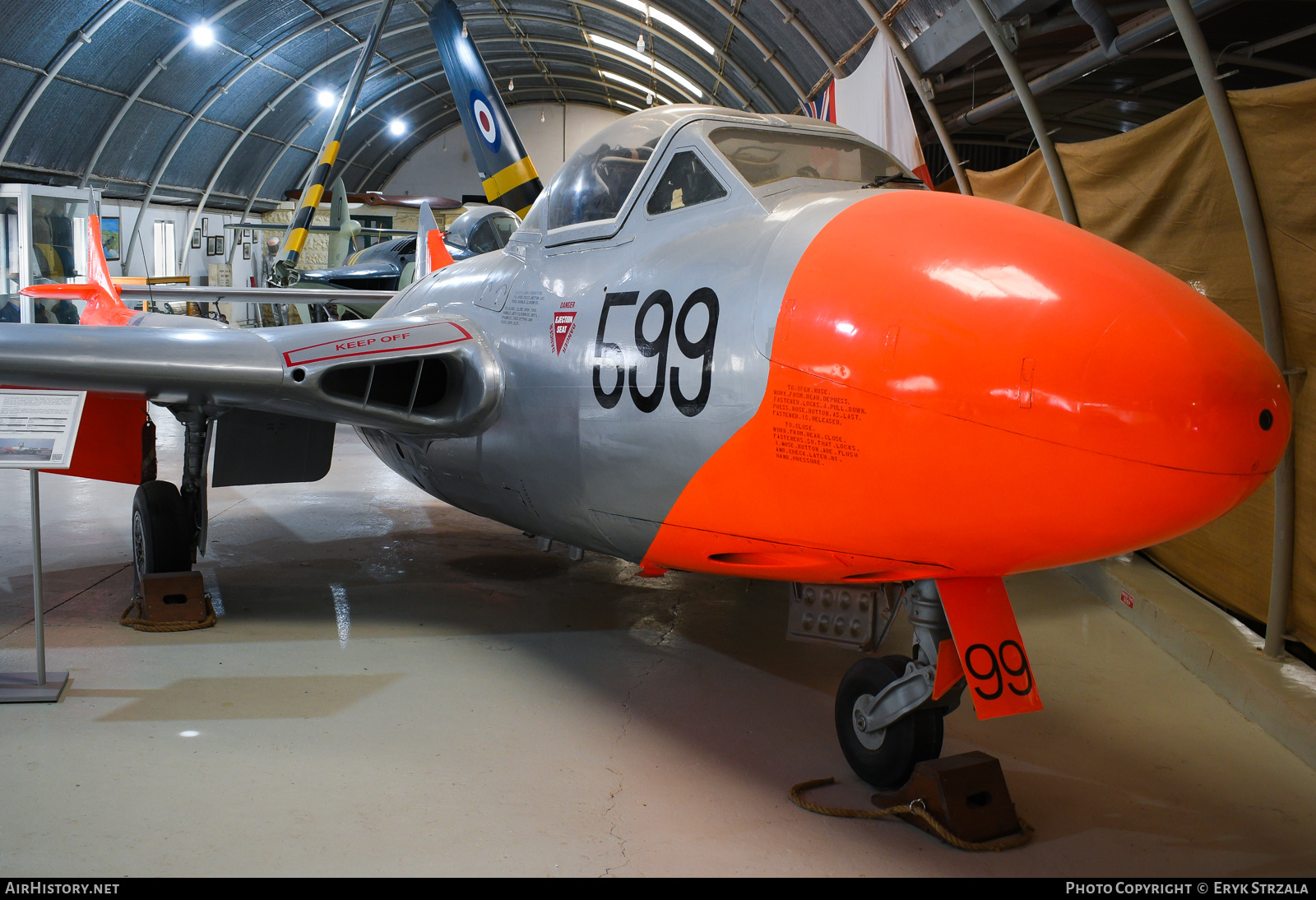 Aircraft Photo of WZ550 | De Havilland D.H. 115 Vampire T11 | UK - Navy | AirHistory.net #817983