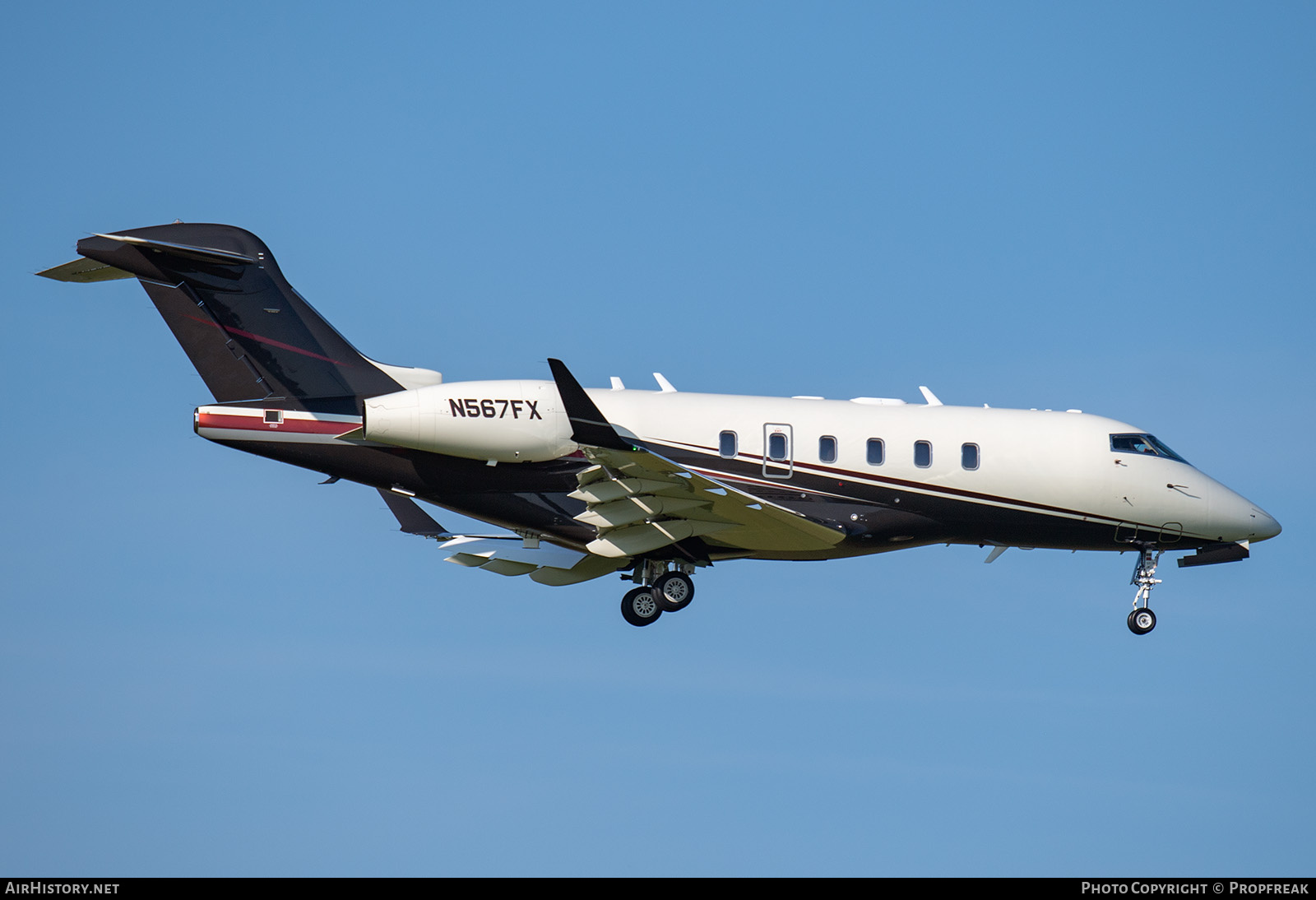 Aircraft Photo of N567FX | Bombardier Challenger 3500 (BD-100-1A10) | AirHistory.net #817985