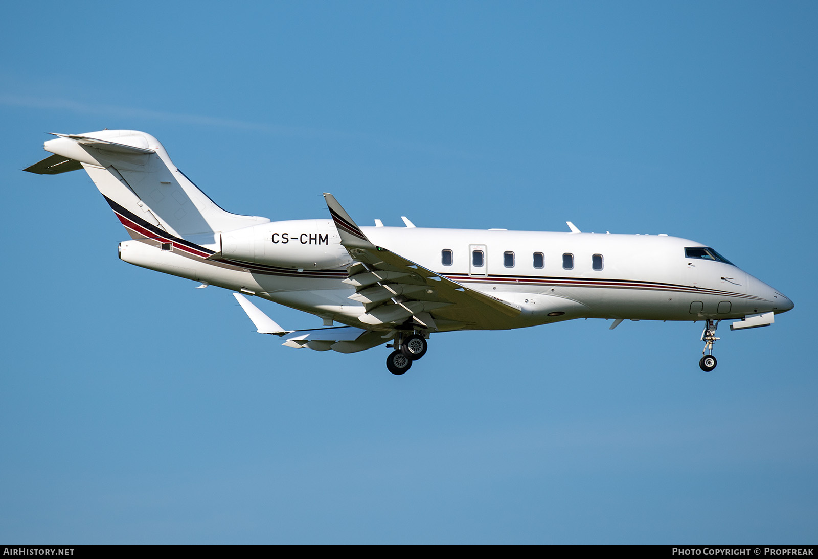 Aircraft Photo of CS-CHM | Bombardier Challenger 350 (BD-100-1A10) | AirHistory.net #817986