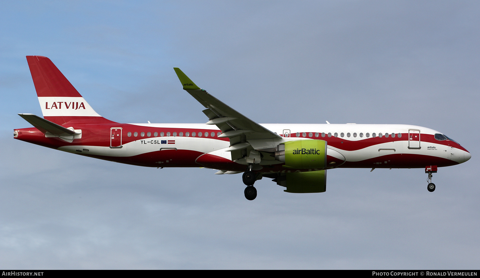 Aircraft Photo of YL-CSL | Airbus A220-371 (BD-500-1A11) | AirBaltic | AirHistory.net #817993