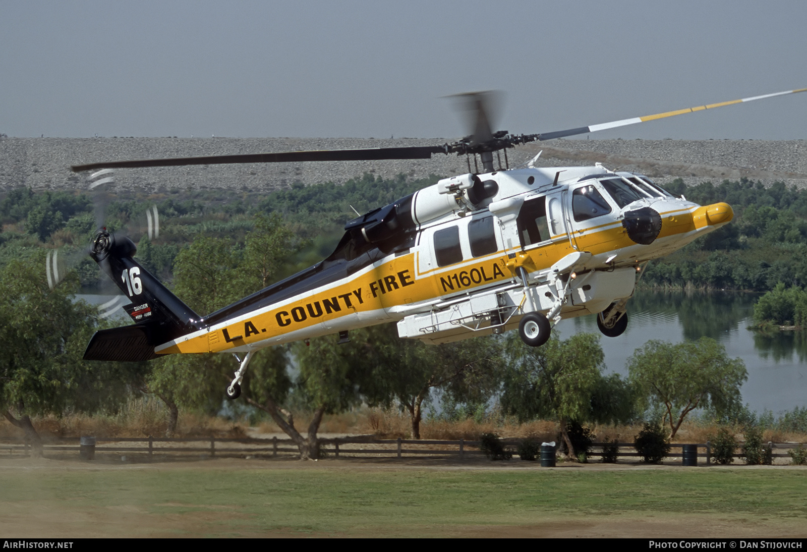 Aircraft Photo of N160LA | Sikorsky S-70A Firehawk | Los Angeles County Fire Department | AirHistory.net #818336