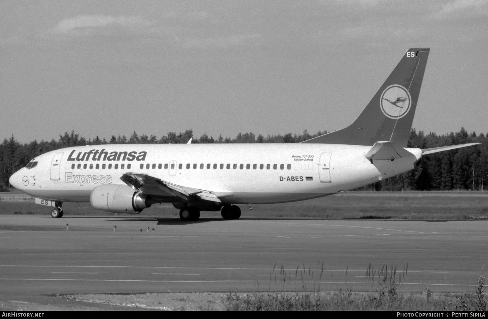 Aircraft Photo of D-ABES | Boeing 737-330 | Lufthansa Express | AirHistory.net #818348