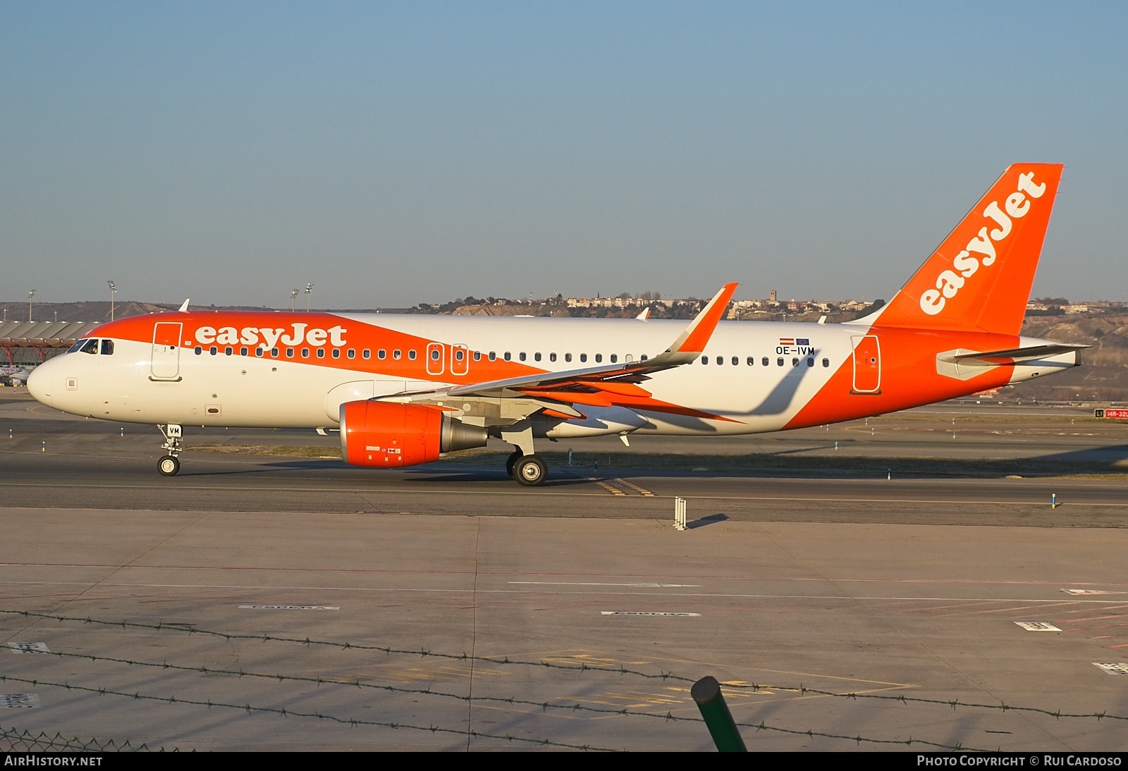 Aircraft Photo of OE-IVM | Airbus A320-214 | EasyJet | AirHistory.net #818411