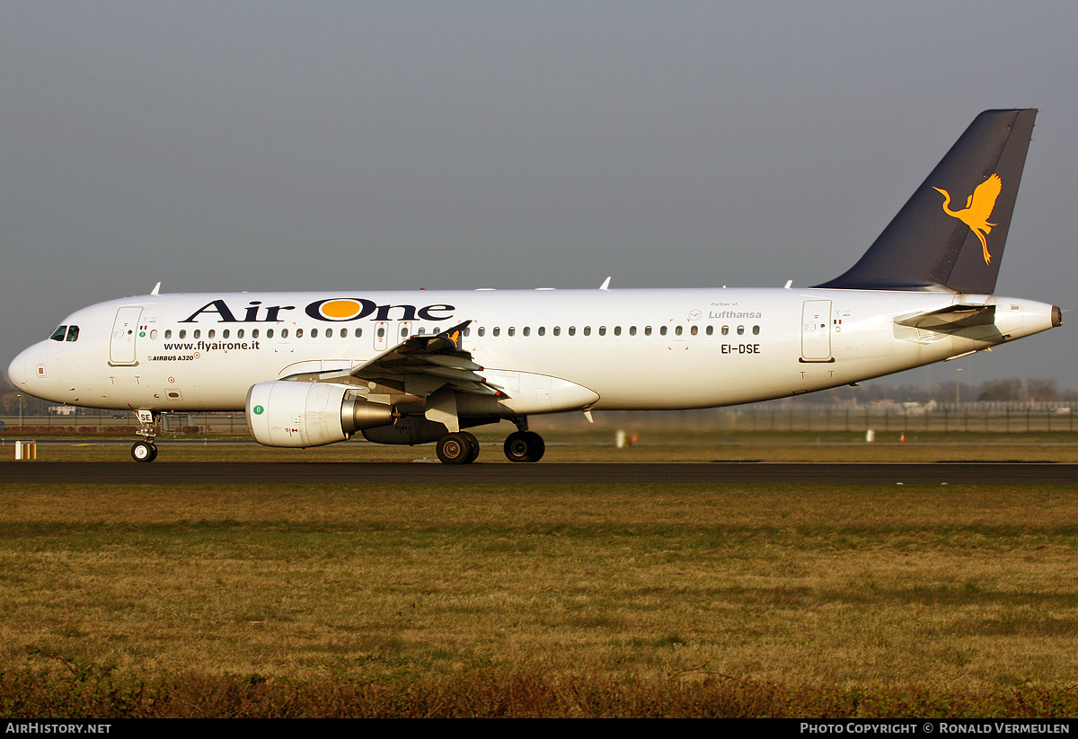 Aircraft Photo of EI-DSE | Airbus A320-216 | Air One | AirHistory.net #818492