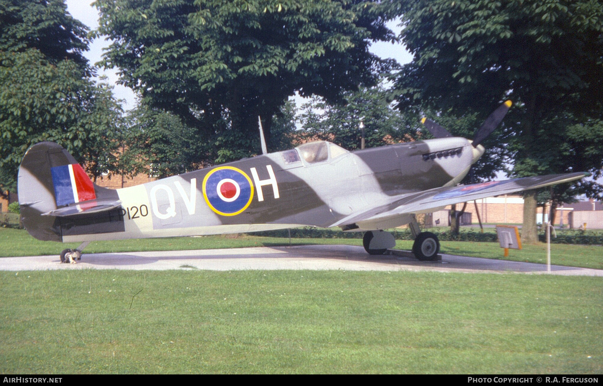 Aircraft Photo of EP120 | Supermarine 349 Spitfire LF5B | UK - Air Force | AirHistory.net #818548