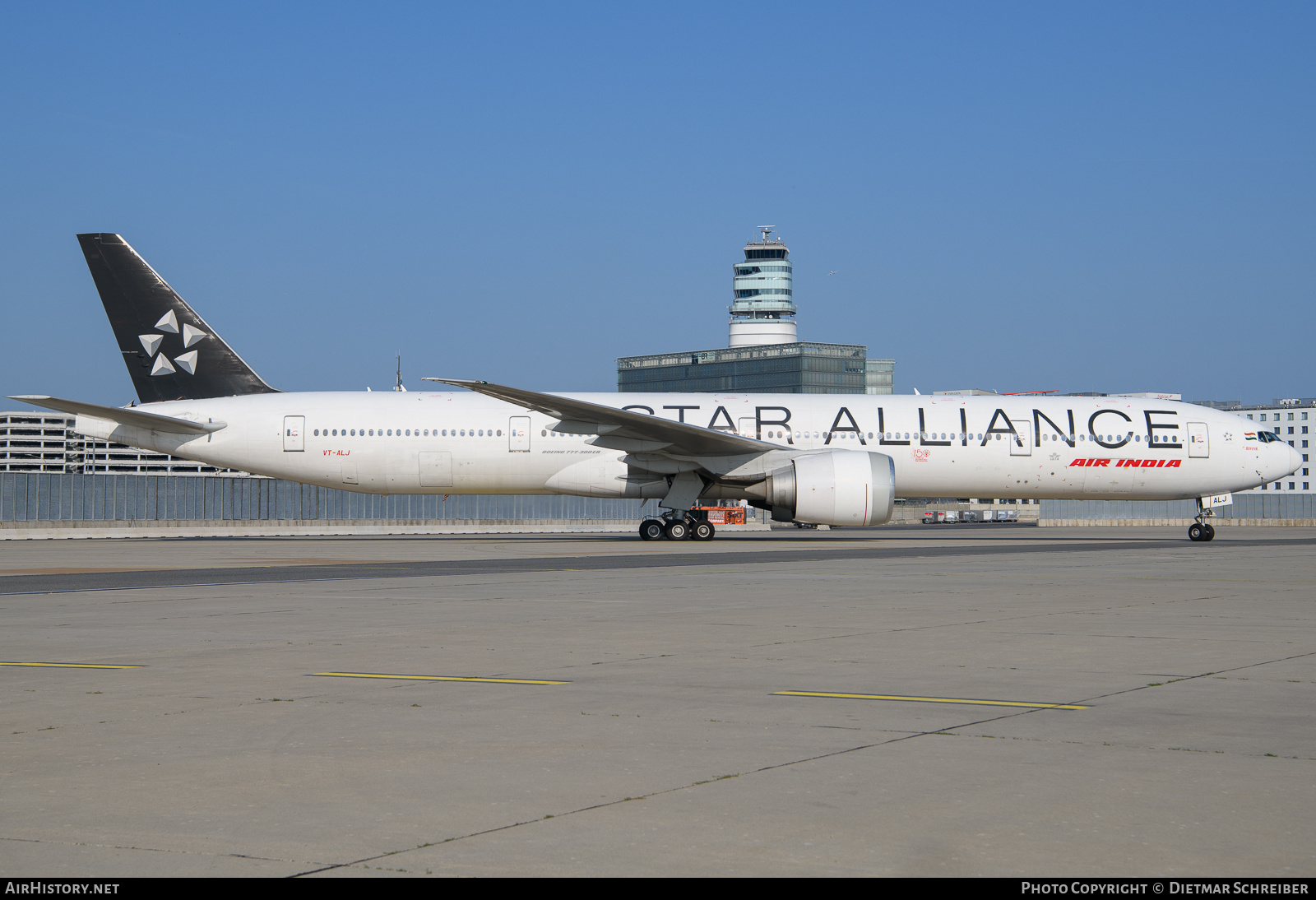 Aircraft Photo of VT-ALJ | Boeing 777-337/ER | Air India | AirHistory.net #818730