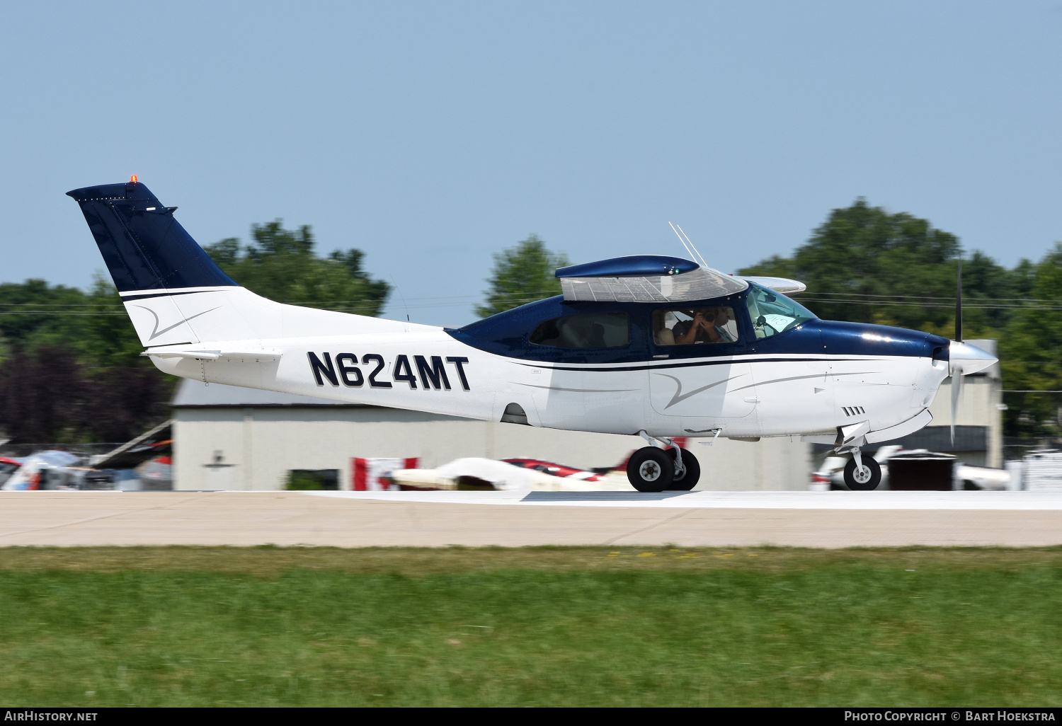 Aircraft Photo of N624MT | Cessna 210M Centurion | AirHistory.net #818739