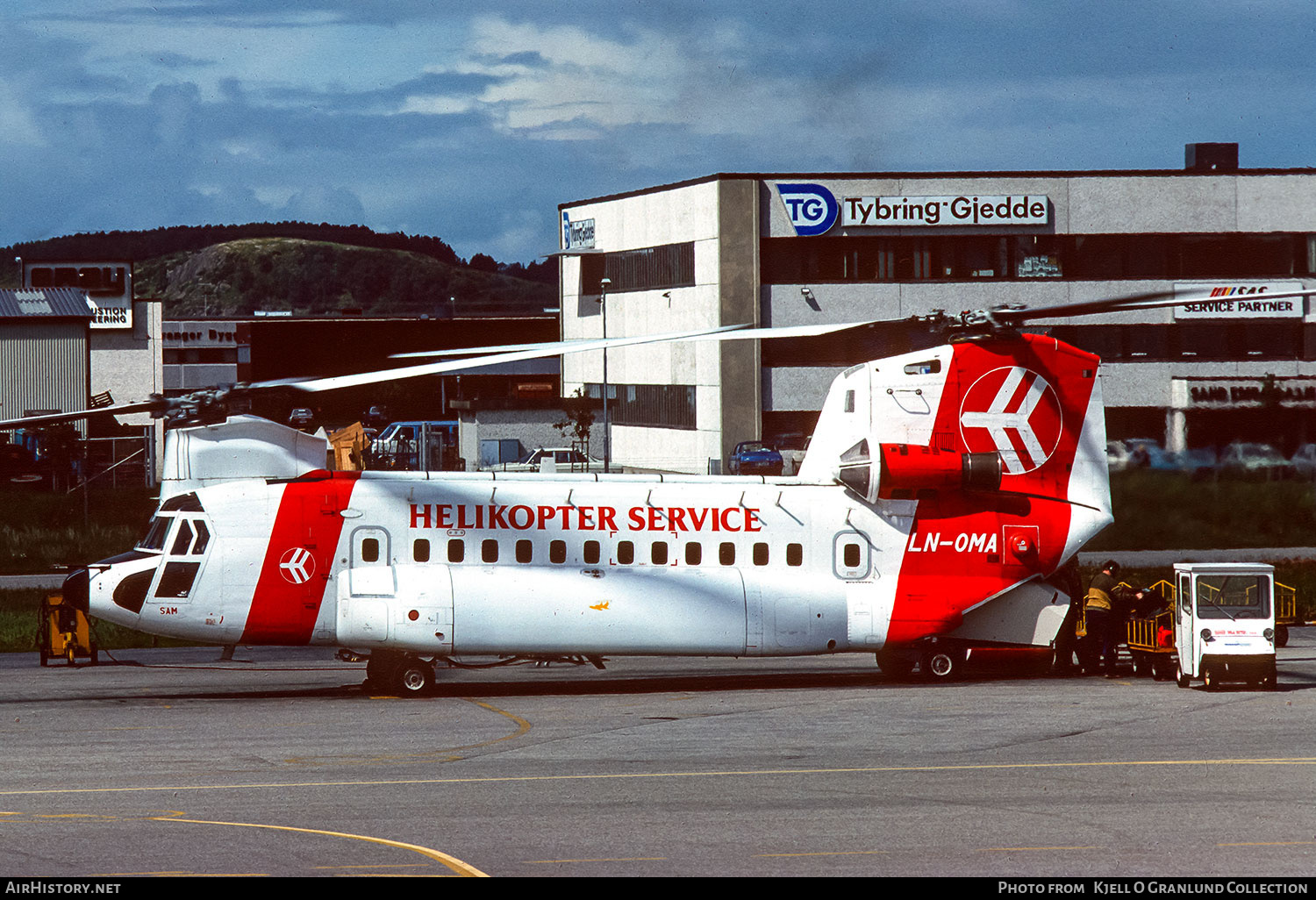 Aircraft Photo of LN-OMA | Boeing Vertol 234LR | Helikopter Service | AirHistory.net #818848