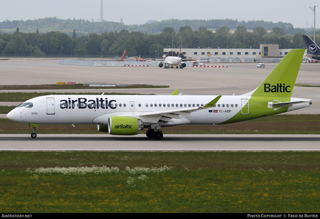 Aircraft Photo of YL-ABP | Airbus A220-371 (BD-500-1A11) | AirBaltic | AirHistory.net #818881