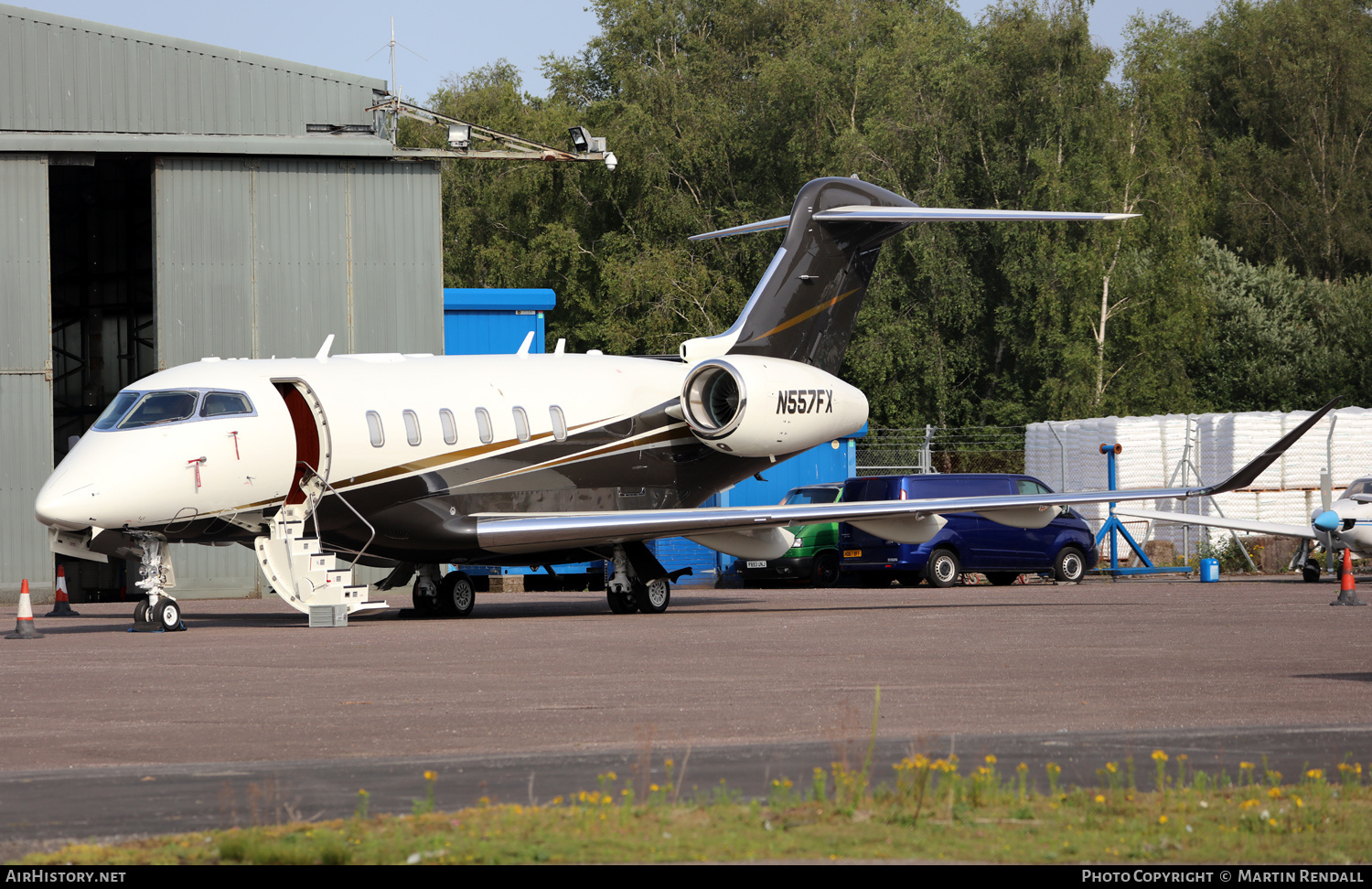 Aircraft Photo of N557FX | Bombardier Challenger 3500 (BD-100-1A10) | AirHistory.net #818902