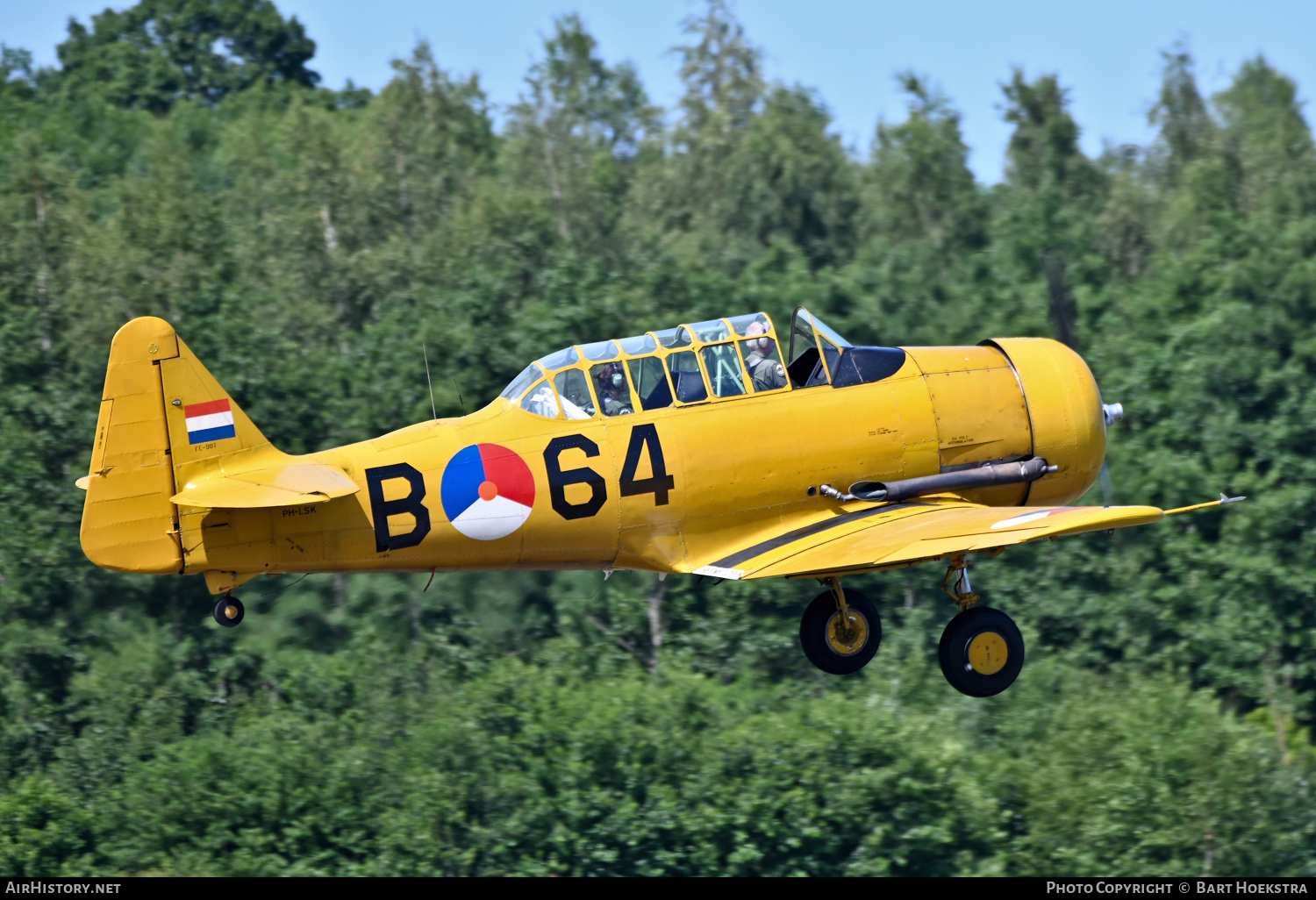 Aircraft Photo of PH-LSK / B-64 | North American AT-16 Harvard IIB | Netherlands - Air Force | AirHistory.net #818976