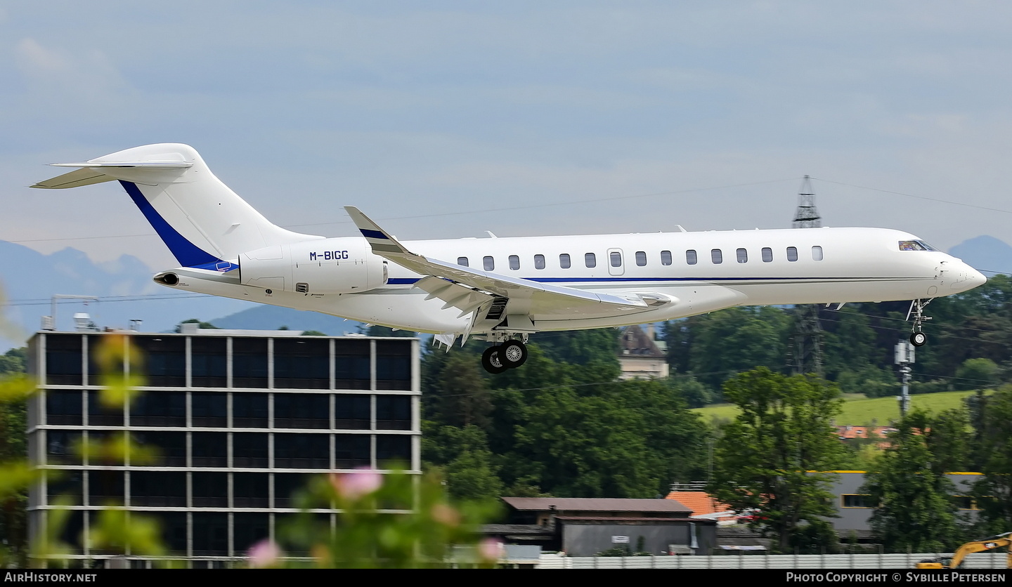 Aircraft Photo of M-BIGG | Bombardier Global 7500 (BD-700-2A12) | AirHistory.net #818983