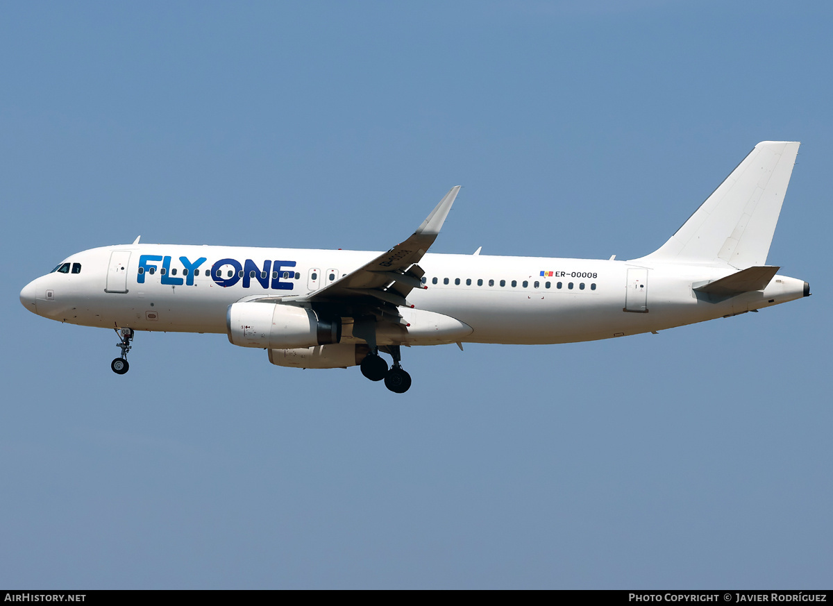 Aircraft Photo of ER-00008 | Airbus A320-233 | FlyOne | AirHistory.net #819025