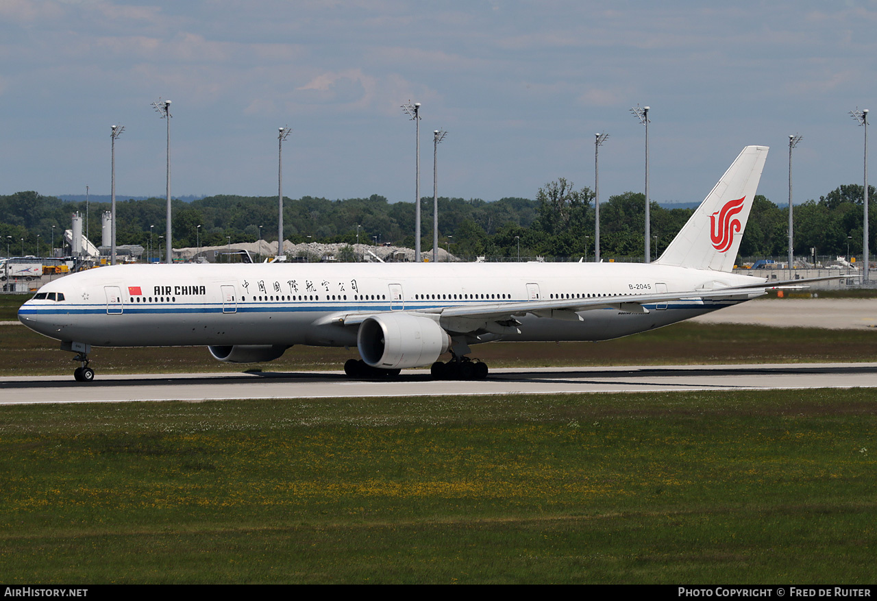 Aircraft Photo of B-2045 | Boeing 777-39L/ER | Air China | AirHistory.net #819142
