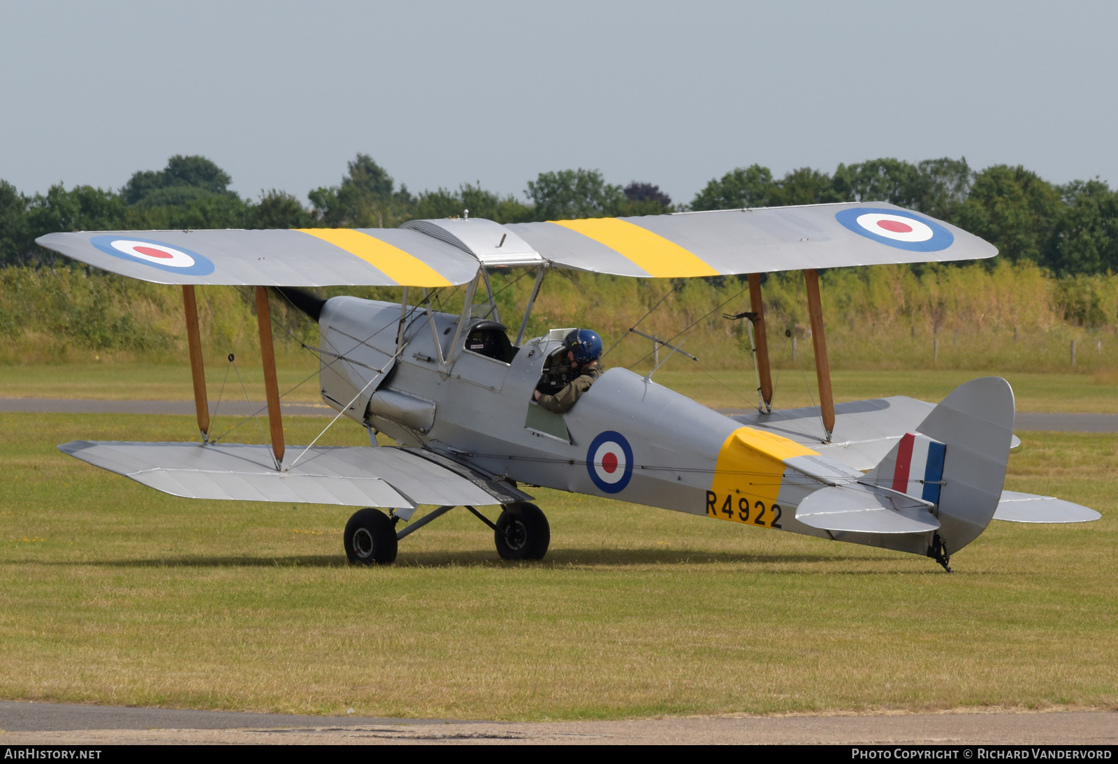 Aircraft Photo of G-APAO / R4922 | De Havilland D.H. 82A Tiger Moth II | UK - Air Force | AirHistory.net #819303
