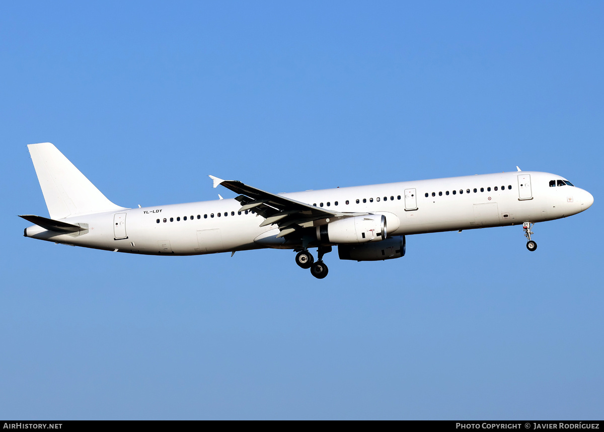Aircraft Photo of YL-LDY | Airbus A321-231 | AirHistory.net #819332