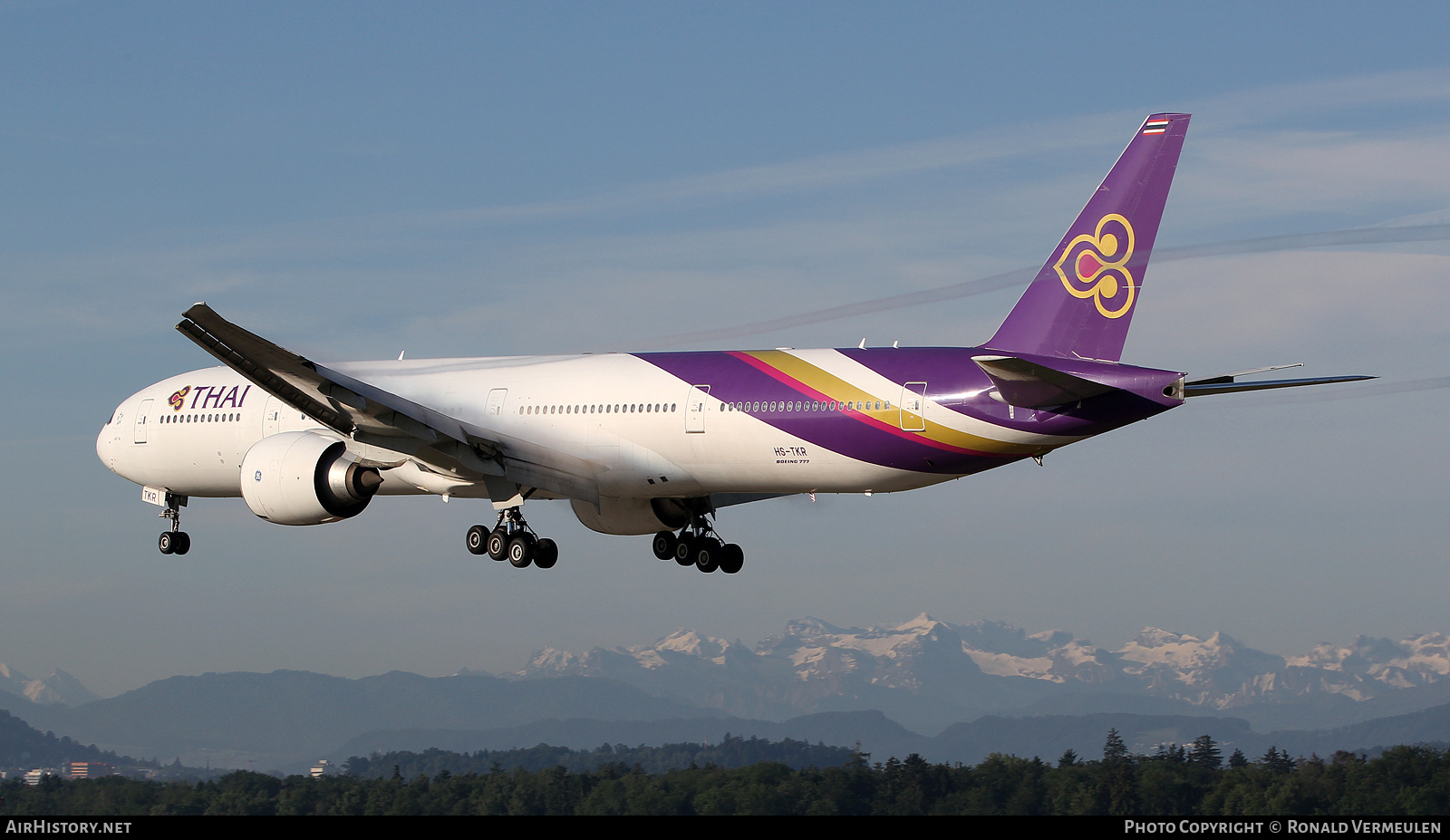 Aircraft Photo of HS-TKR | Boeing 777-3AL/ER | Thai Airways International | AirHistory.net #819373