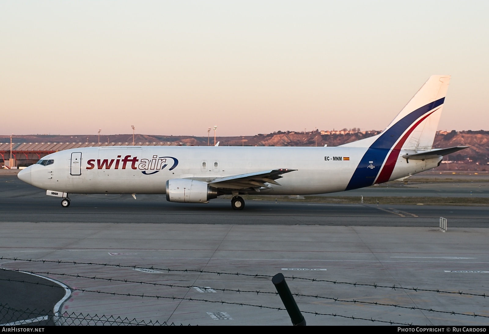 Aircraft Photo of EC-MNM | Boeing 737-4Y0(SF) | Swiftair | AirHistory.net #819467