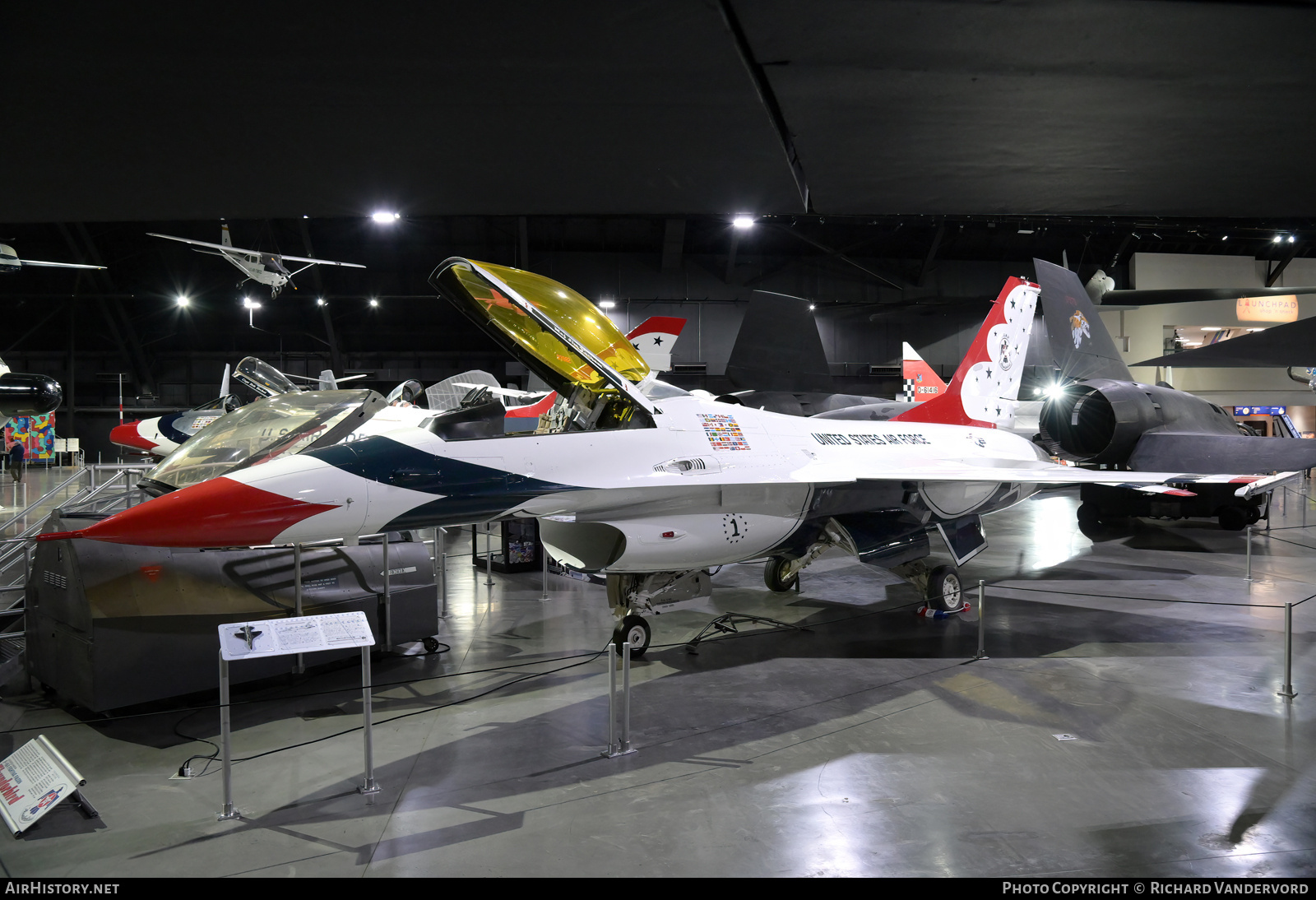 Aircraft Photo of 81-0663 | General Dynamics F-16A Fighting Falcon | USA - Air Force | AirHistory.net #819492