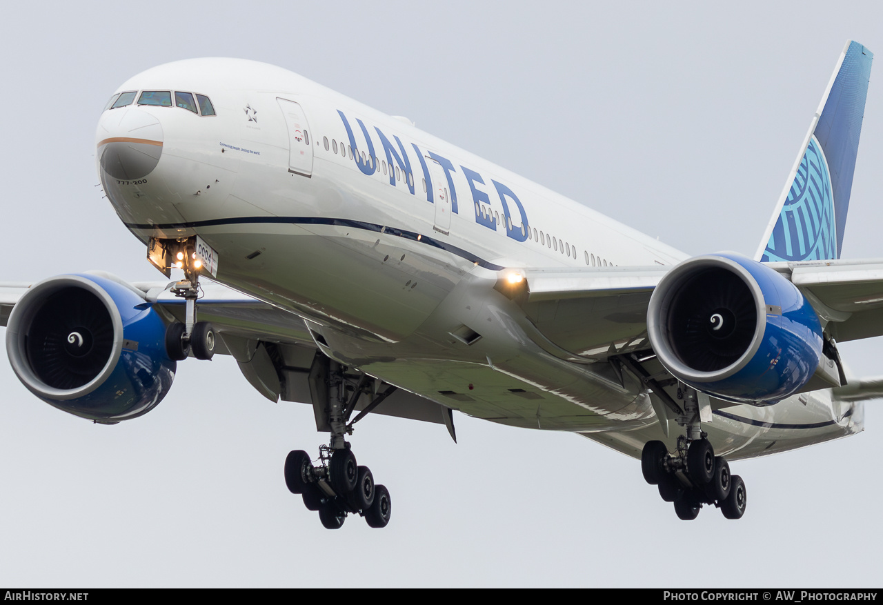Aircraft Photo of N78004 | Boeing 777-224/ER | United Airlines | AirHistory.net #819650