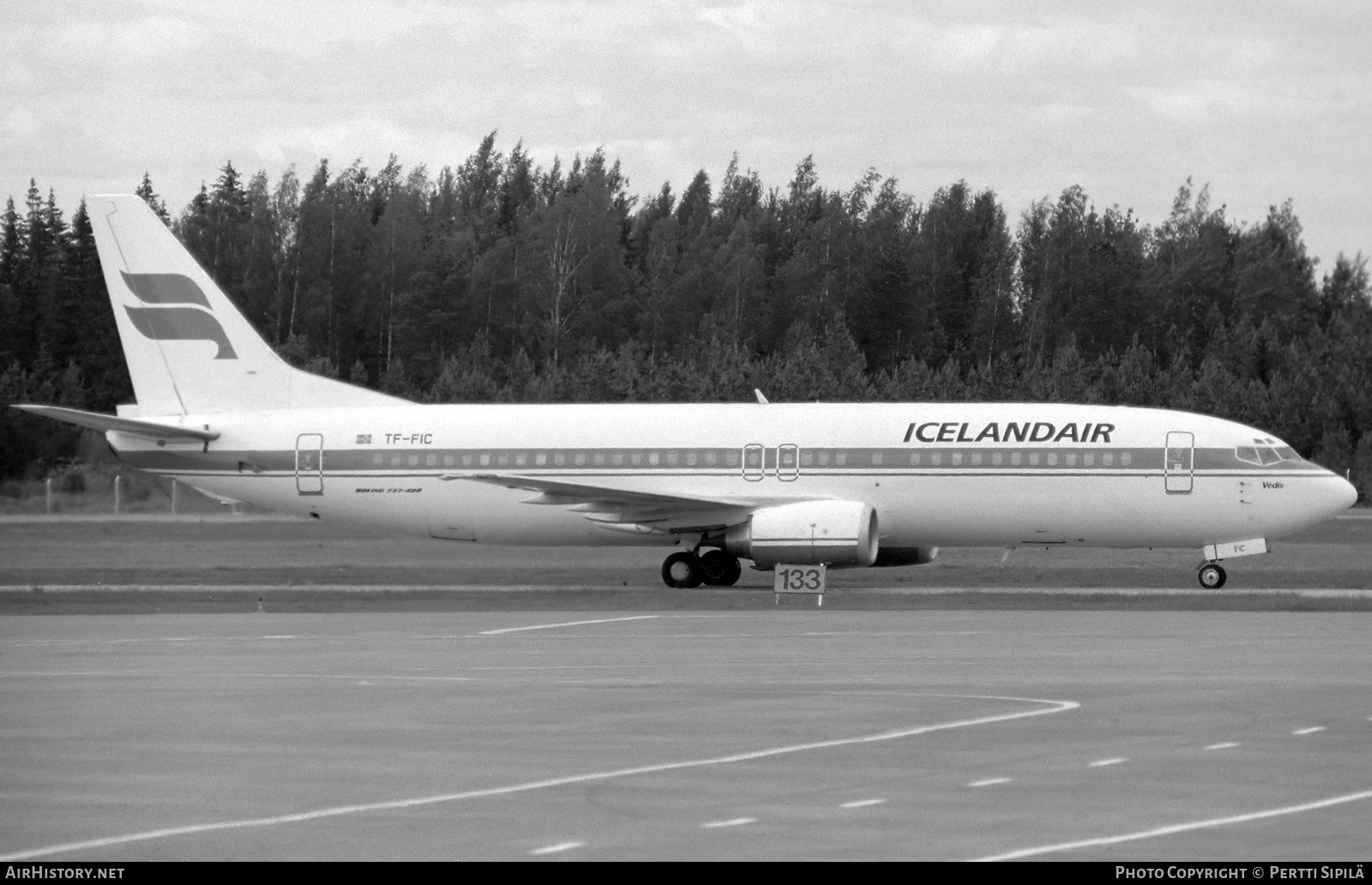 Aircraft Photo of TF-FIC | Boeing 737-408 | Icelandair | AirHistory.net #819875