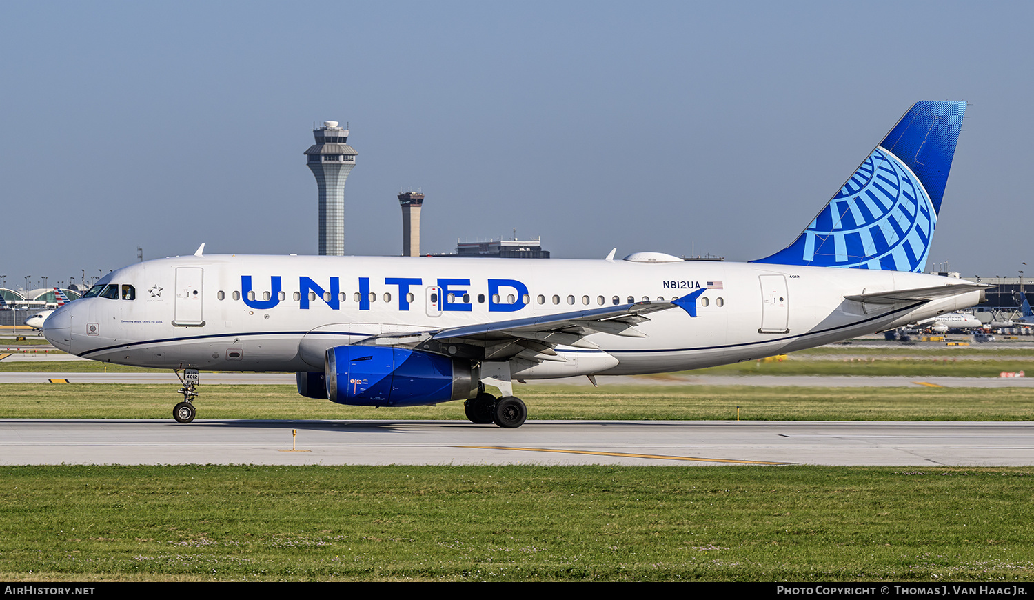 Aircraft Photo of N812UA | Airbus A319-132 | United Airlines | AirHistory.net #819919