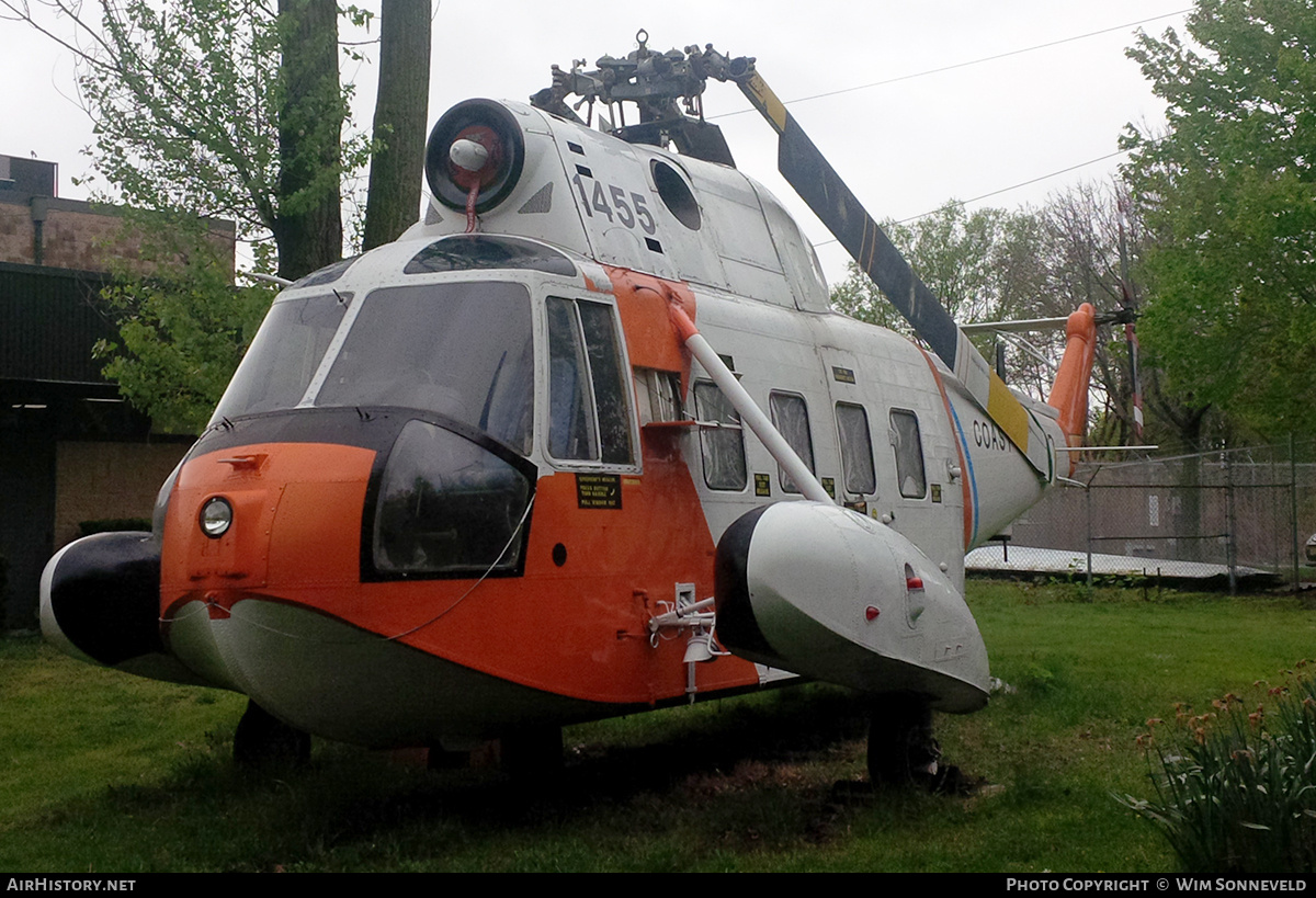 Aircraft Photo of 1455 | Sikorsky HH-52A Seaguard (S-62A) | USA - Coast Guard | AirHistory.net #820008