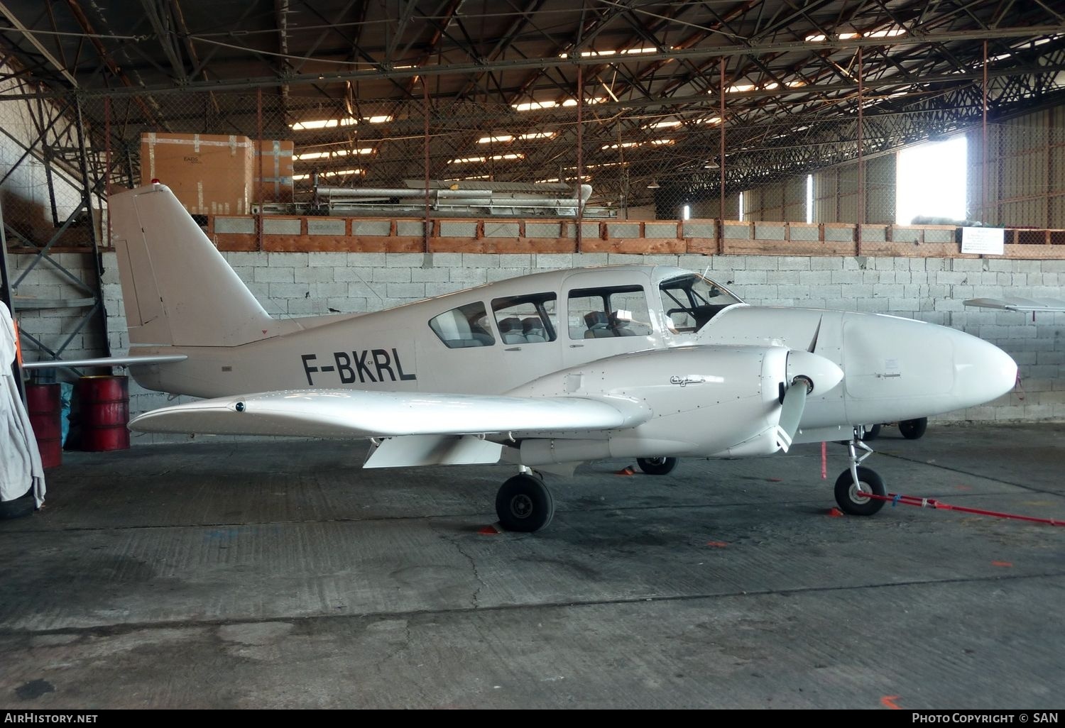 Aircraft Photo of F-BKRL | Piper PA-23-250 Aztec | AirHistory.net #820088