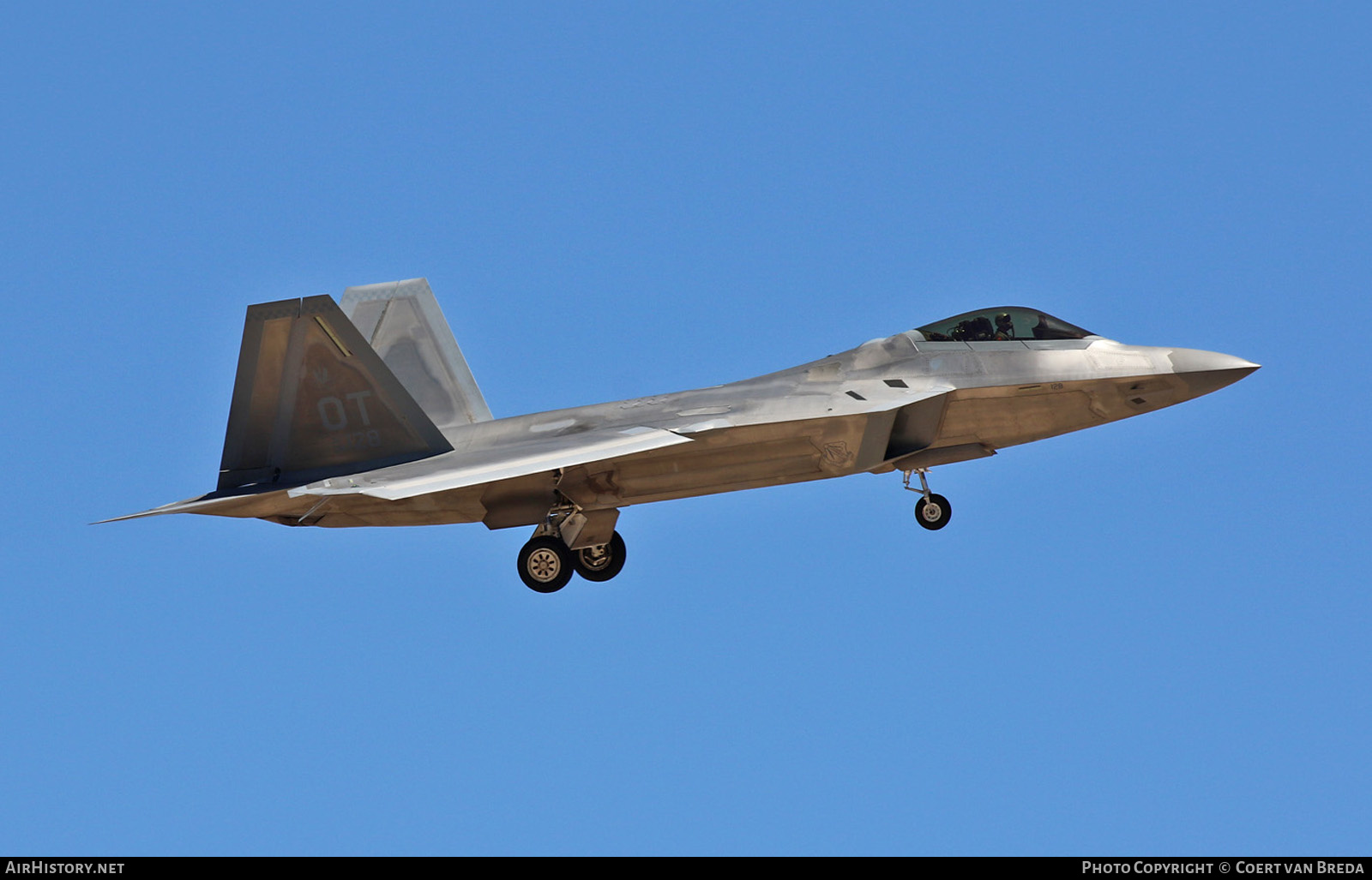 Aircraft Photo of 06-4128 / AF06128 | Lockheed Martin F-22A Raptor | USA - Air Force | AirHistory.net #820216