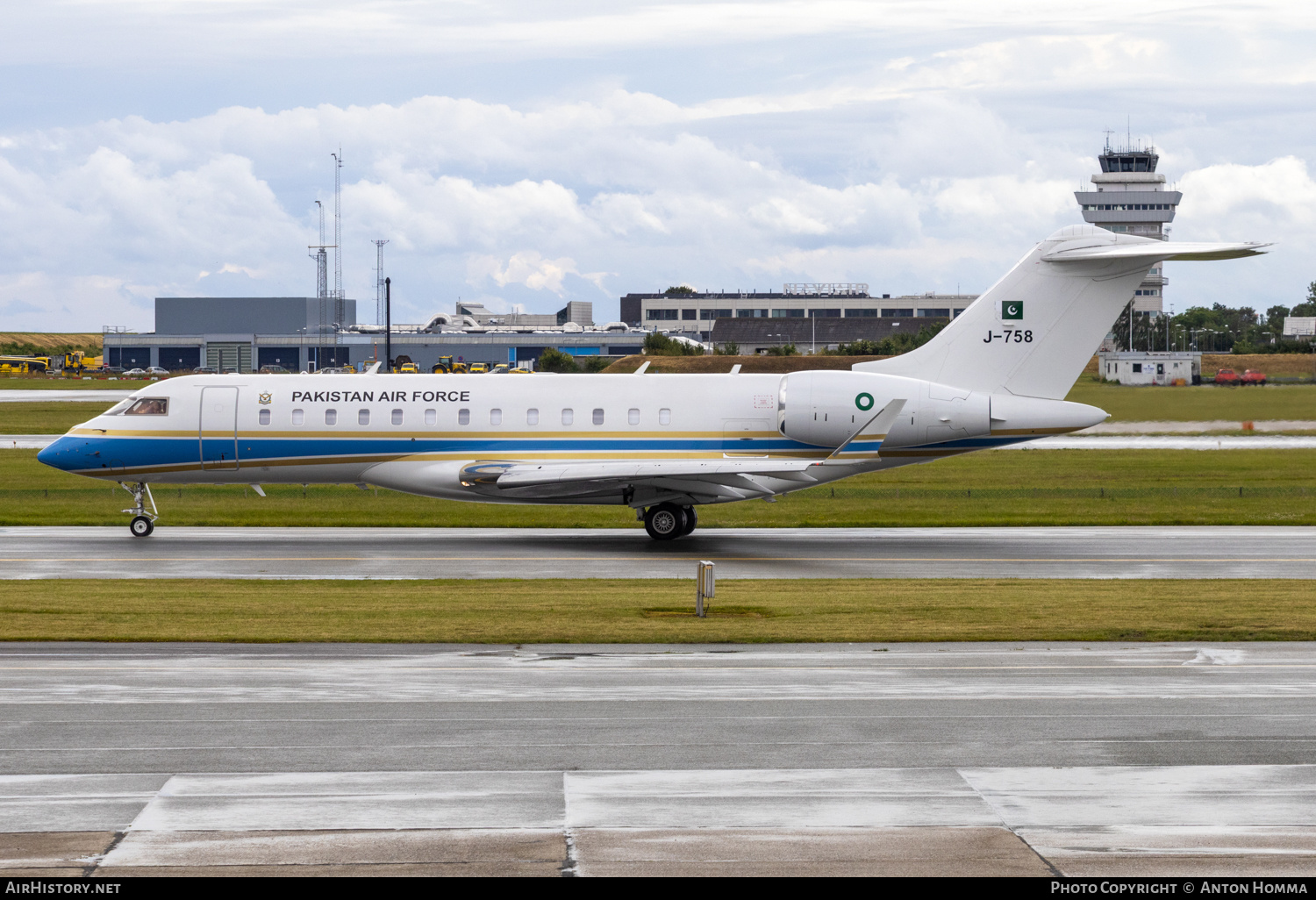 Aircraft Photo of J-758 | Bombardier Global 6000 (BD-700-1A10) | Pakistan - Air Force | AirHistory.net #820226