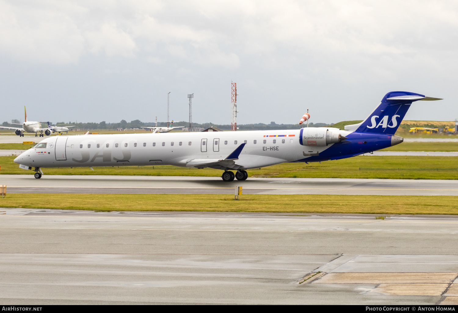 Aircraft Photo of EI-HSE | Bombardier CRJ-900LR (CL-600-2D24) | Scandinavian Airlines - SAS | AirHistory.net #820285