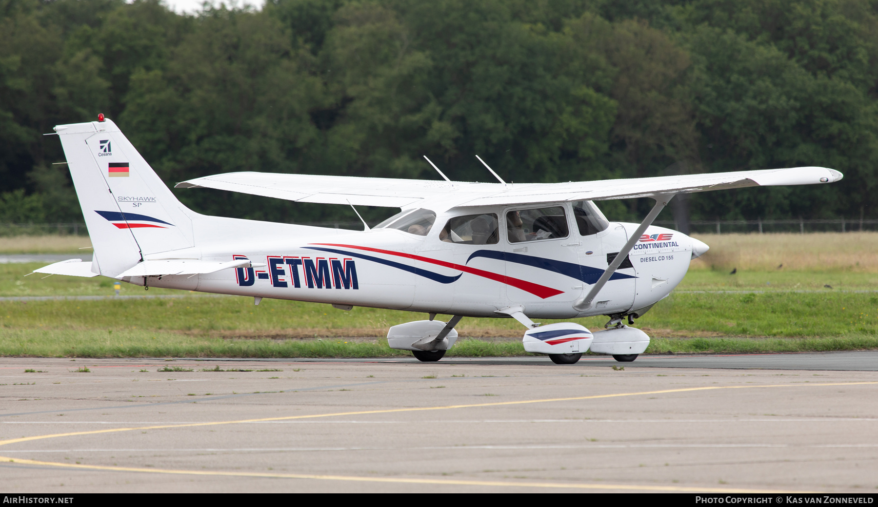 Aircraft Photo of D-ETMM | Cessna 172S Skyhawk SP | AirHistory.net #820544