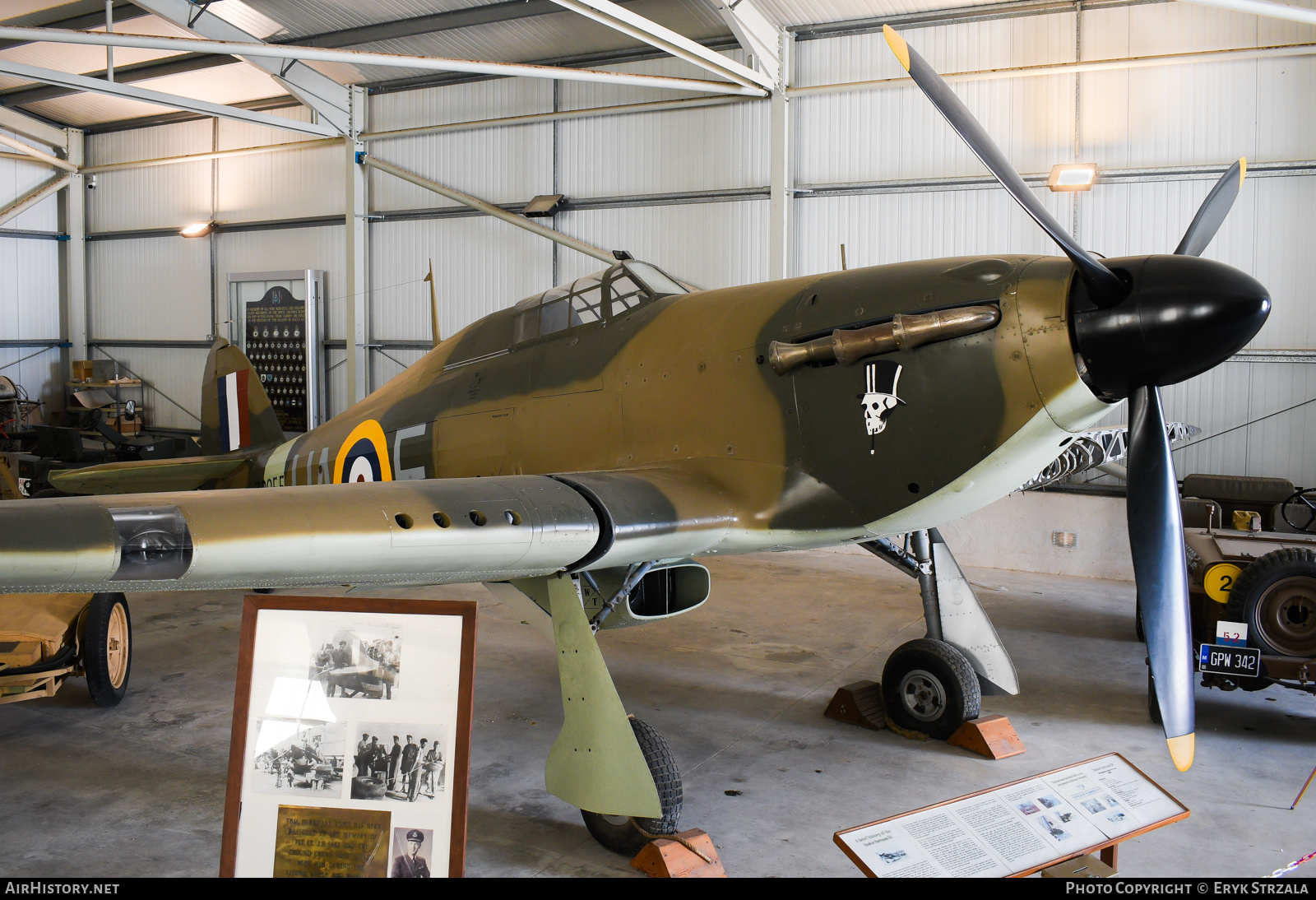 Aircraft Photo of Z3055 | Hawker Hurricane Mk2A | UK - Air Force | AirHistory.net #820605
