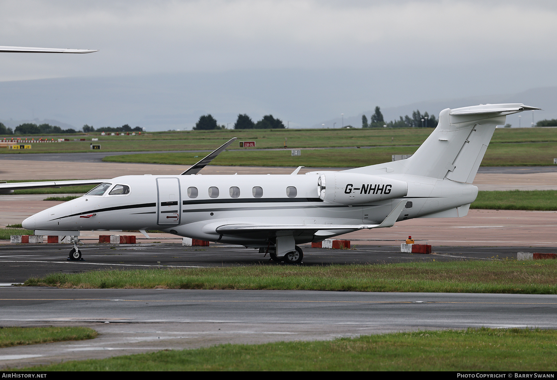 Aircraft Photo of G-NHHG | Embraer EMB-505 Phenom 300 | AirHistory.net #820683