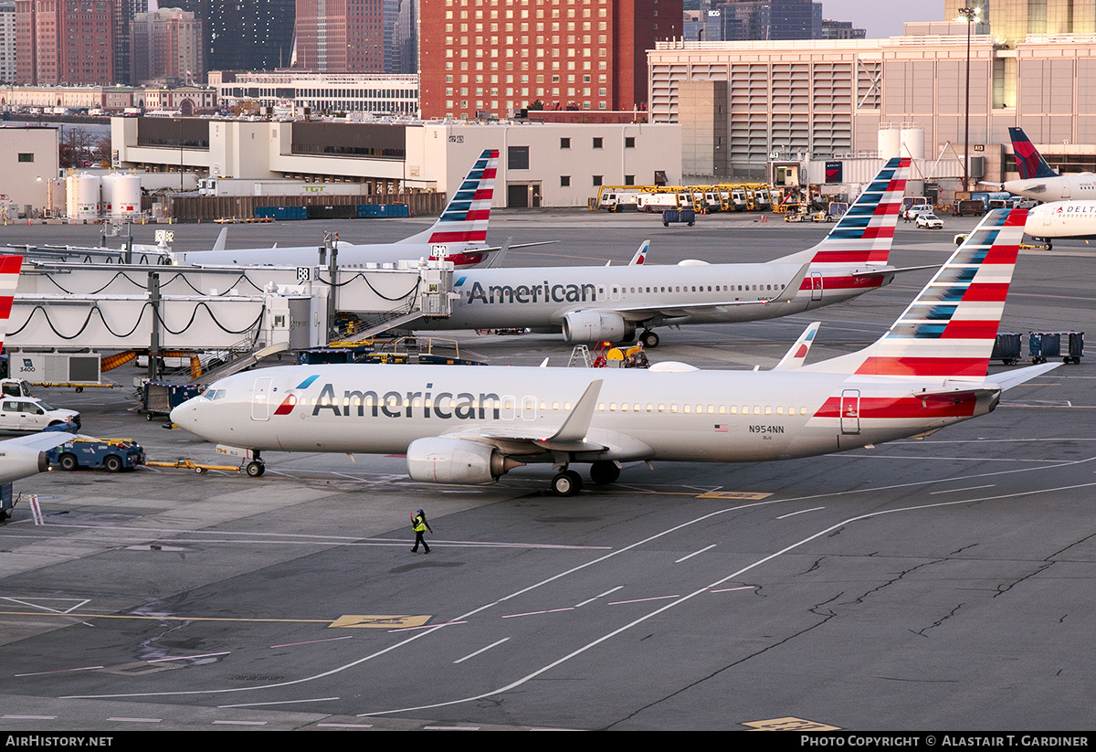 Aircraft Photo of N954NN | Boeing 737-823 | American Airlines | AirHistory.net #820854