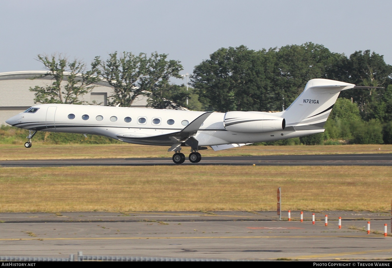 Aircraft Photo of N721GA | Gulfstream Aerospace G700 | AirHistory.net #820877